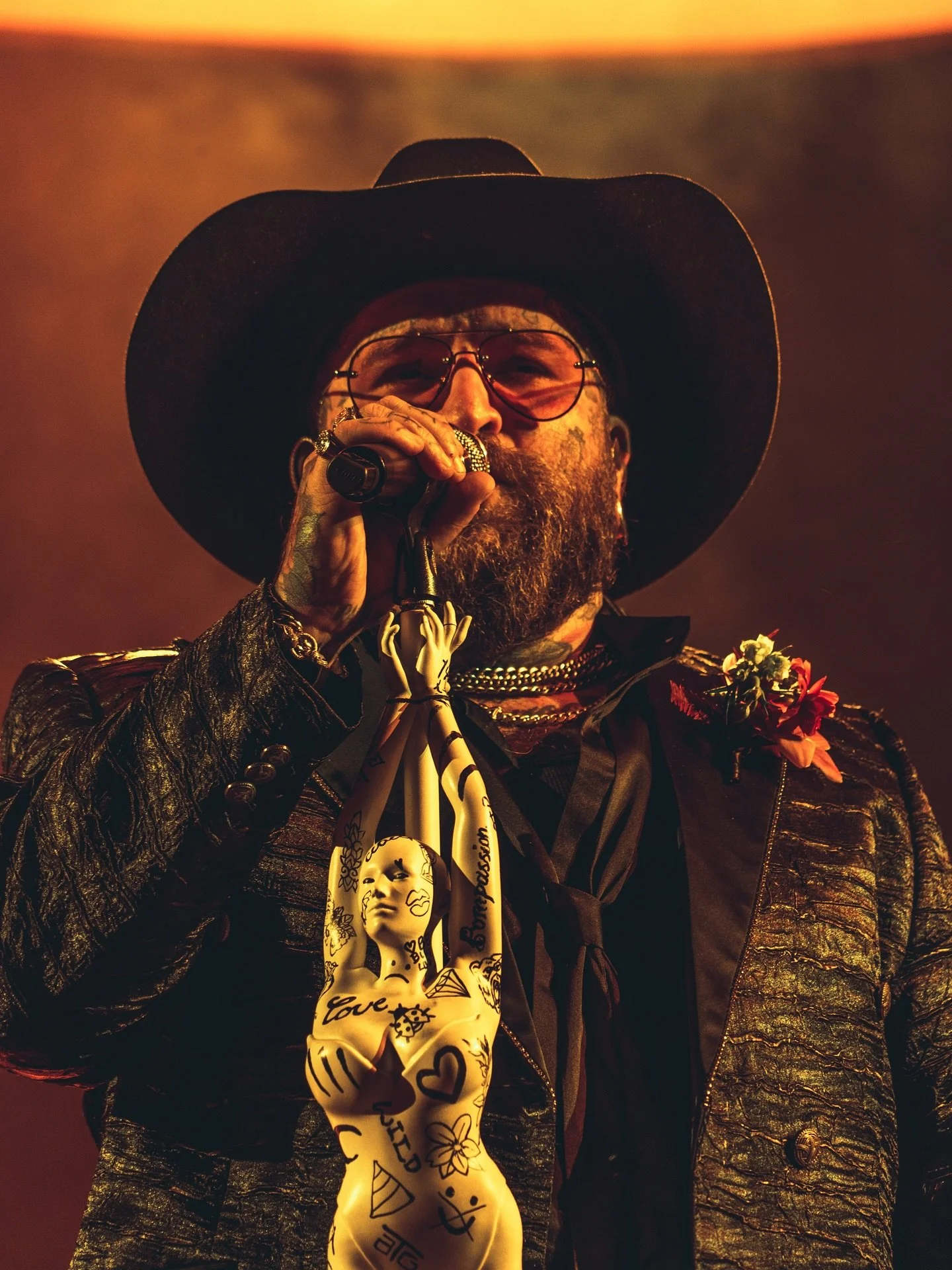 the crowd at @redrocksco certainly did &ldquo;lose control&rdquo; at night two of @teddyswims 🖤