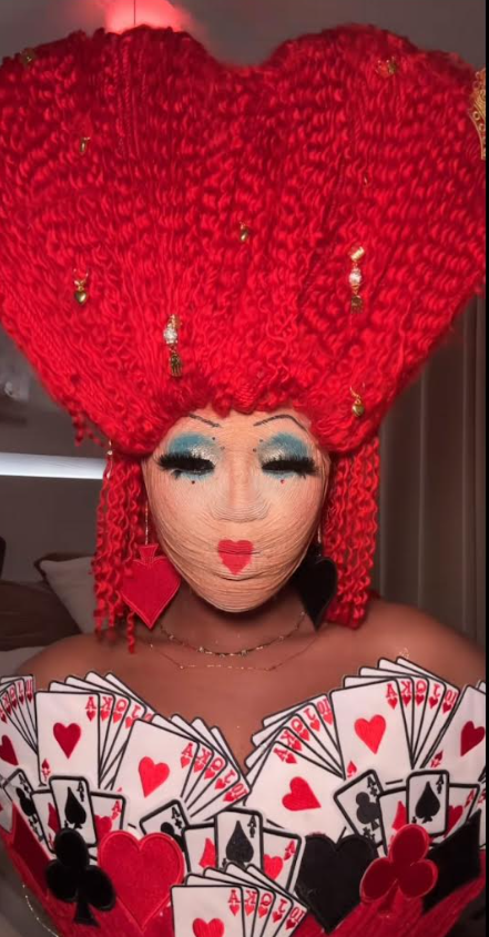 Queen of Hearts by @amandalaurine