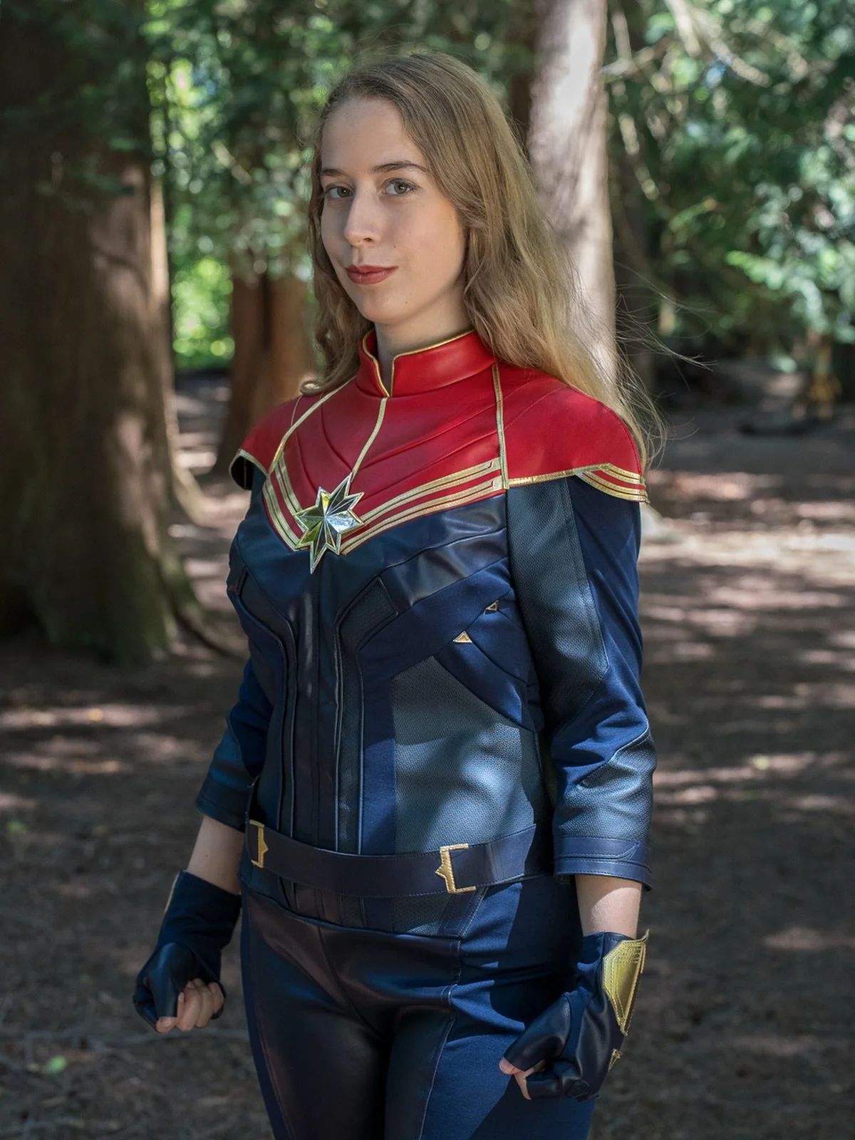 Feeling epic because of my new #CaptainMarvel #Cosplay which is now added to the characters I play @fairestskyeparties ! Thanks @maia.wiebe for grabbing this snap of me during our shoot. 

#Marvel #MarvelCosplayer #marvelcinematicuniverse