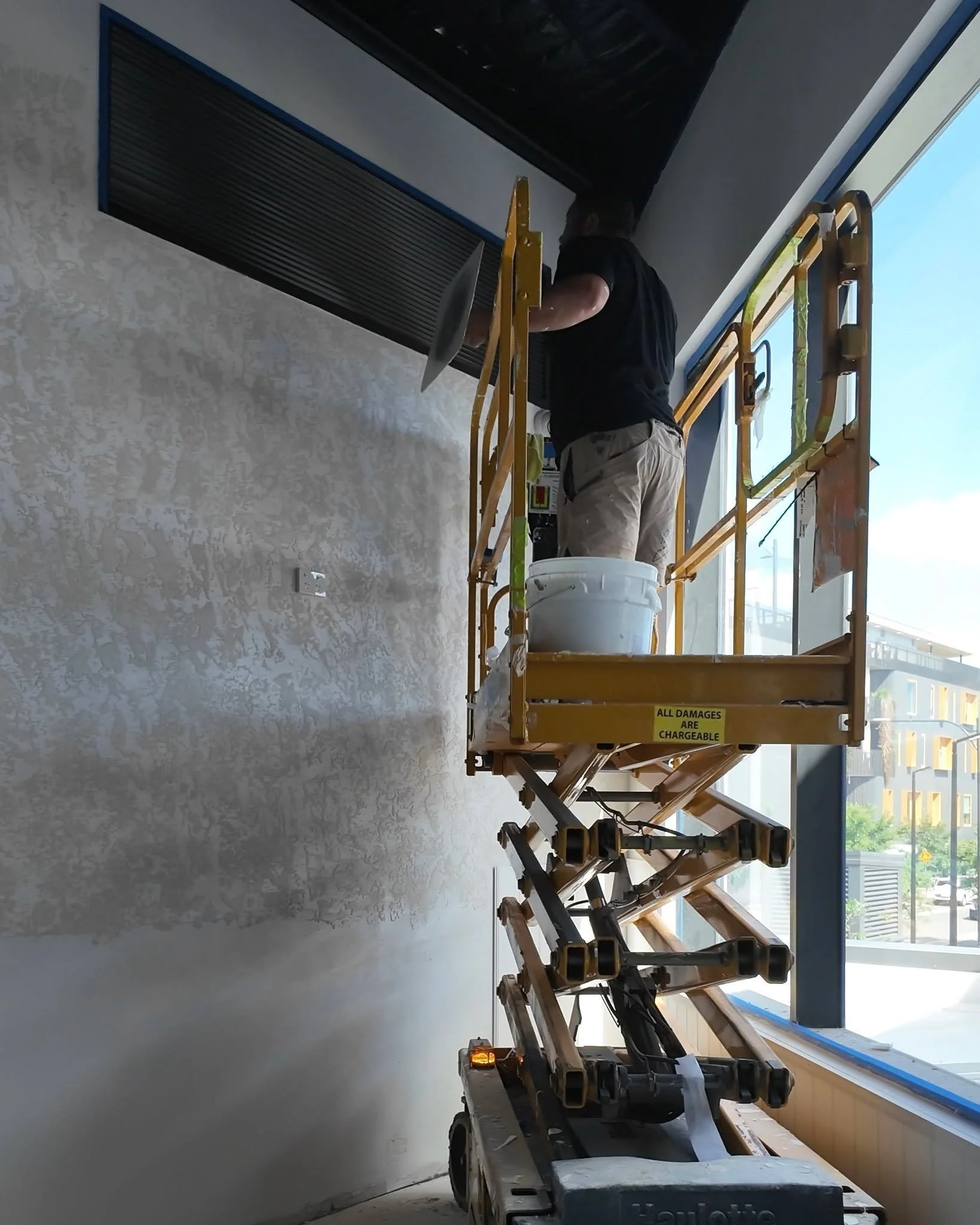 Texture that speaks luxury!!

#gym #wellness #luxury #wellnessspace #construction #shopfitting #commercial #sydneybuilder #commercialconstruction #build #constructionlife #interior #shopfitters #design #fitout #sydneydesign  #sydneyconstruction  #int