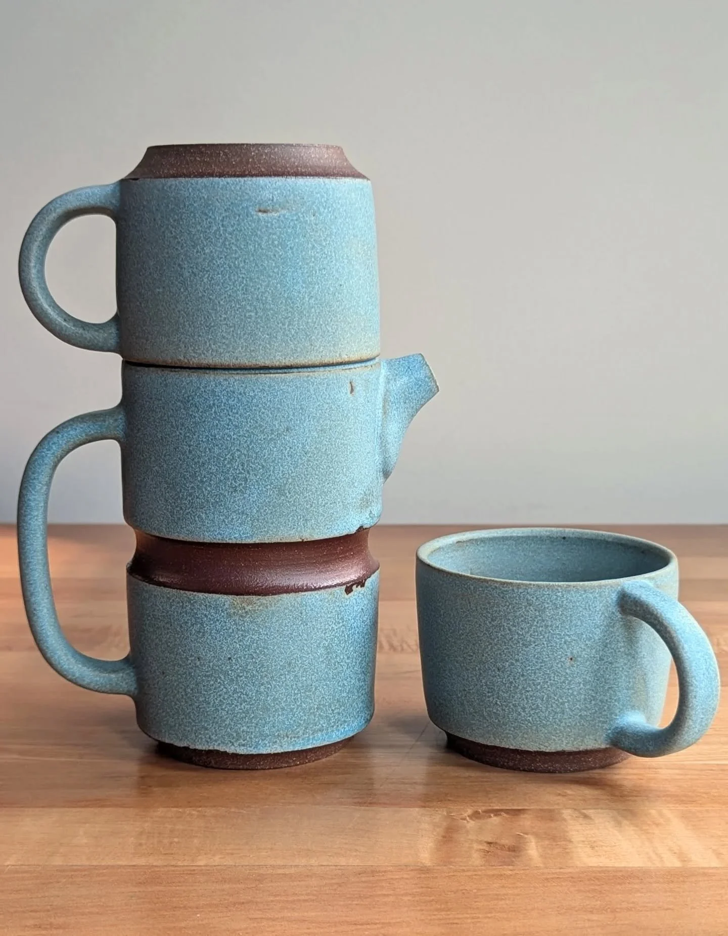 Wednesday WIP - completed

Here are some old WIPs that have been finished but I've been dragging my feet on posting the final photos! A few of these items have already found their final homes too. 

1. Stacking teapot set
2. Tiny cat statues
3. Olive