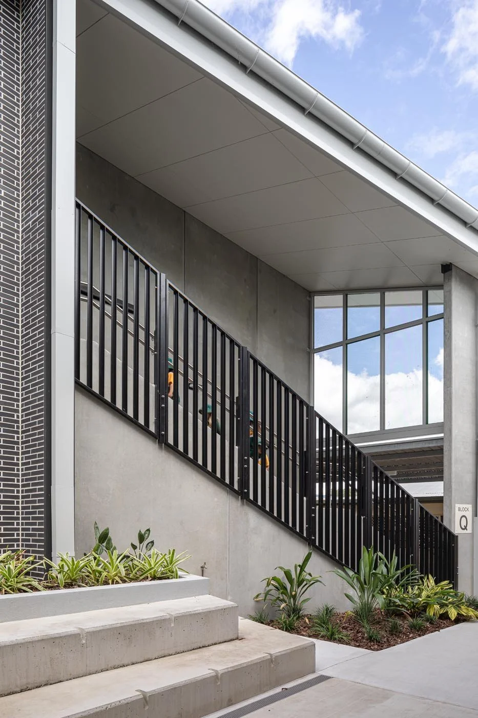 LN-Architecture-Kallangur-State-School-Stair-Tiered-Seats-Exterior.jpg