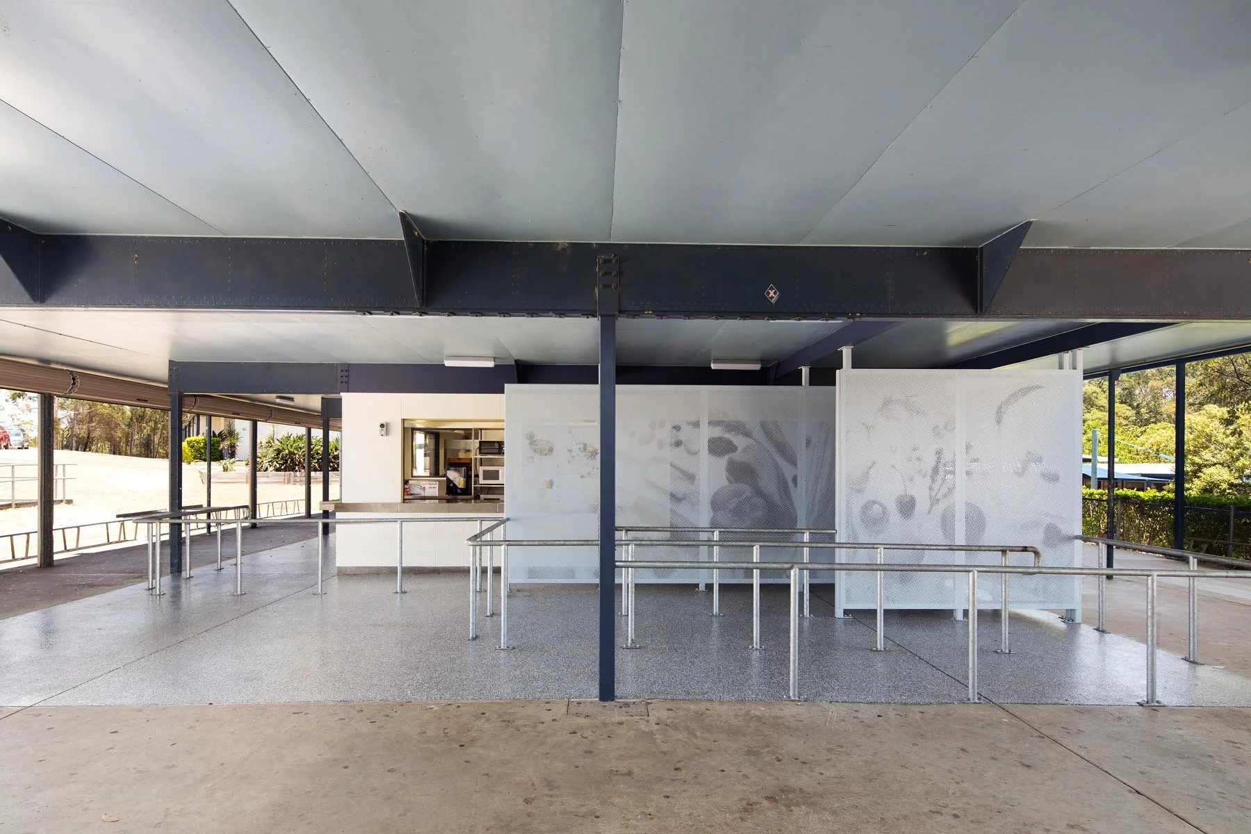 LN-Architecture-Coombabah-State-High-School-Front-Exterior.jpg