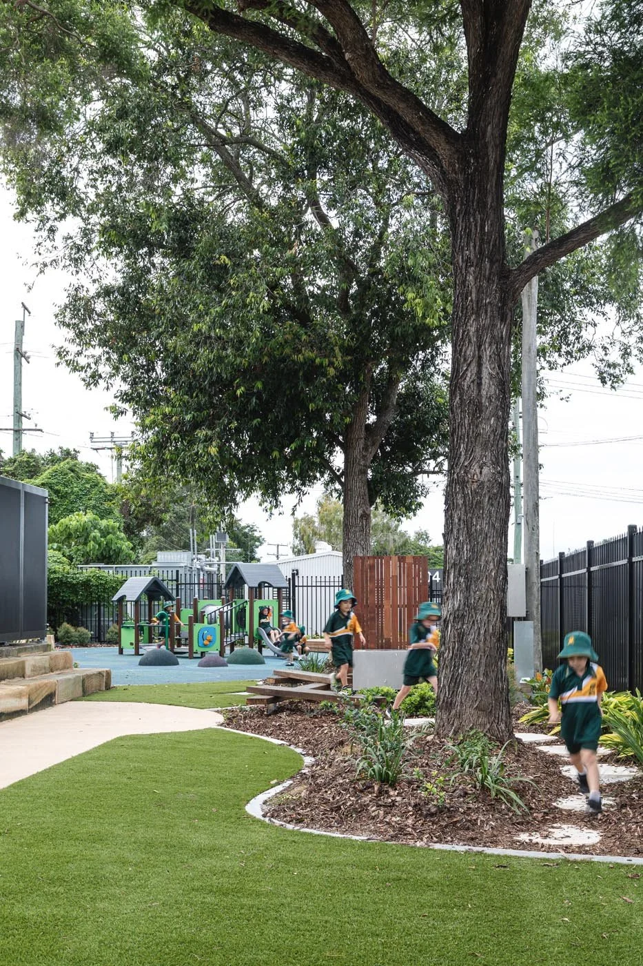 LN-Architecture-Kallangur-State-School-Playground-Exterior.jpg