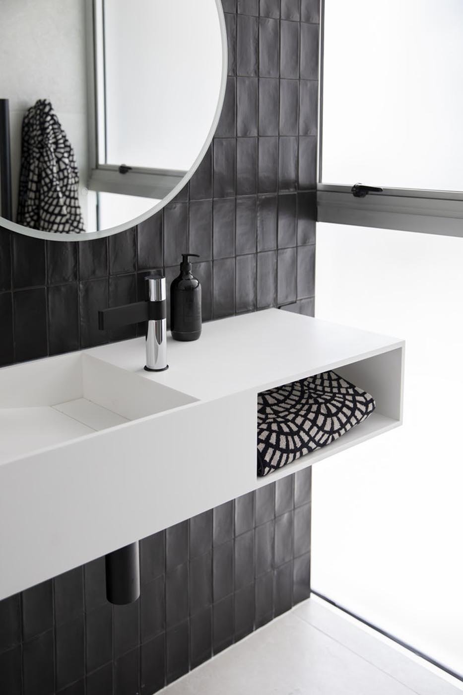 Giarola Architects Mooloolaba Apartment Bathroom Vanity