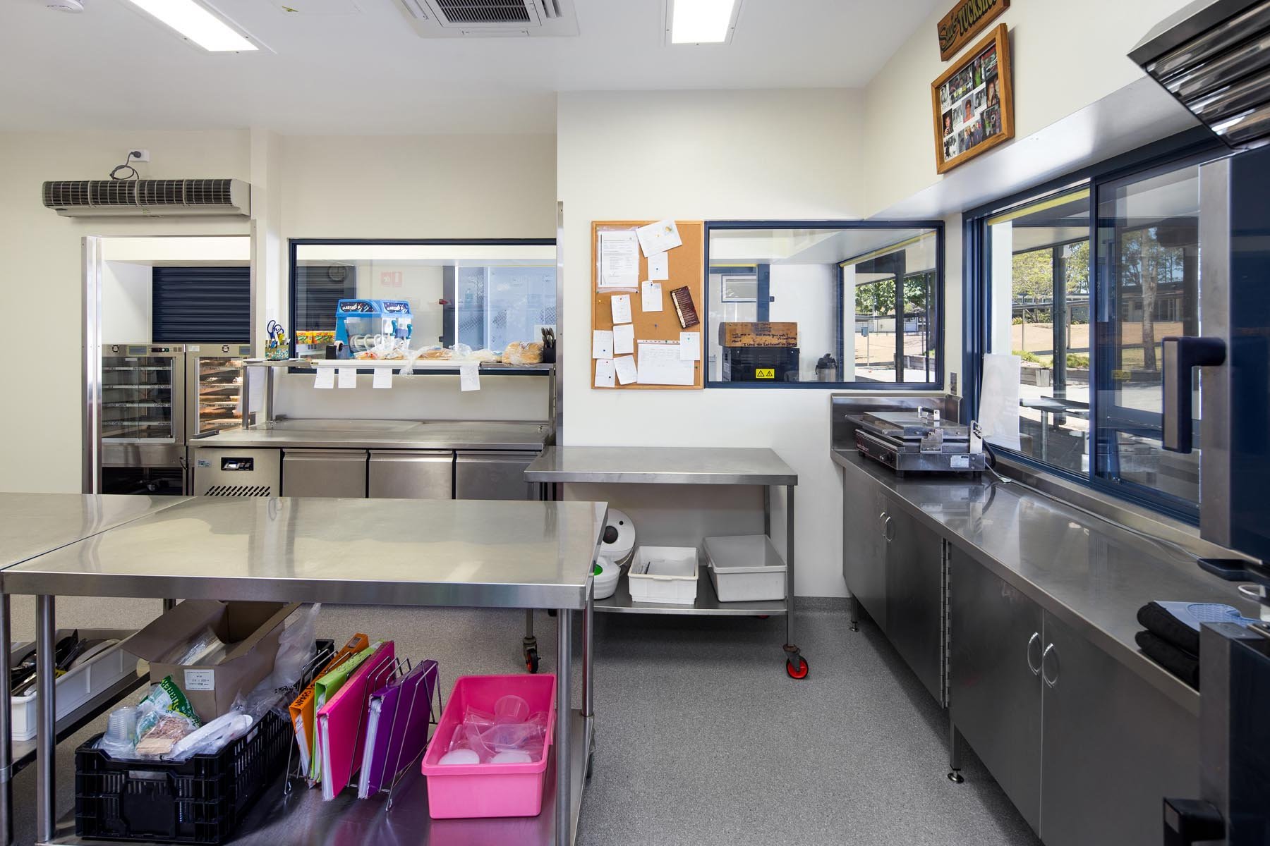 LN-Architecture-Coombabah-State-High-School-Preparation-Interior-3.jpg