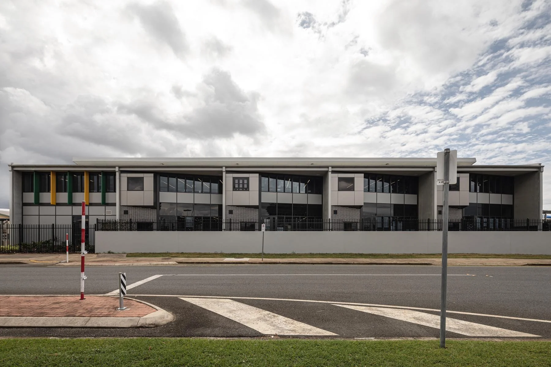 LN-Architecture-Kallangur-State-School-Street-Exterior.jpg