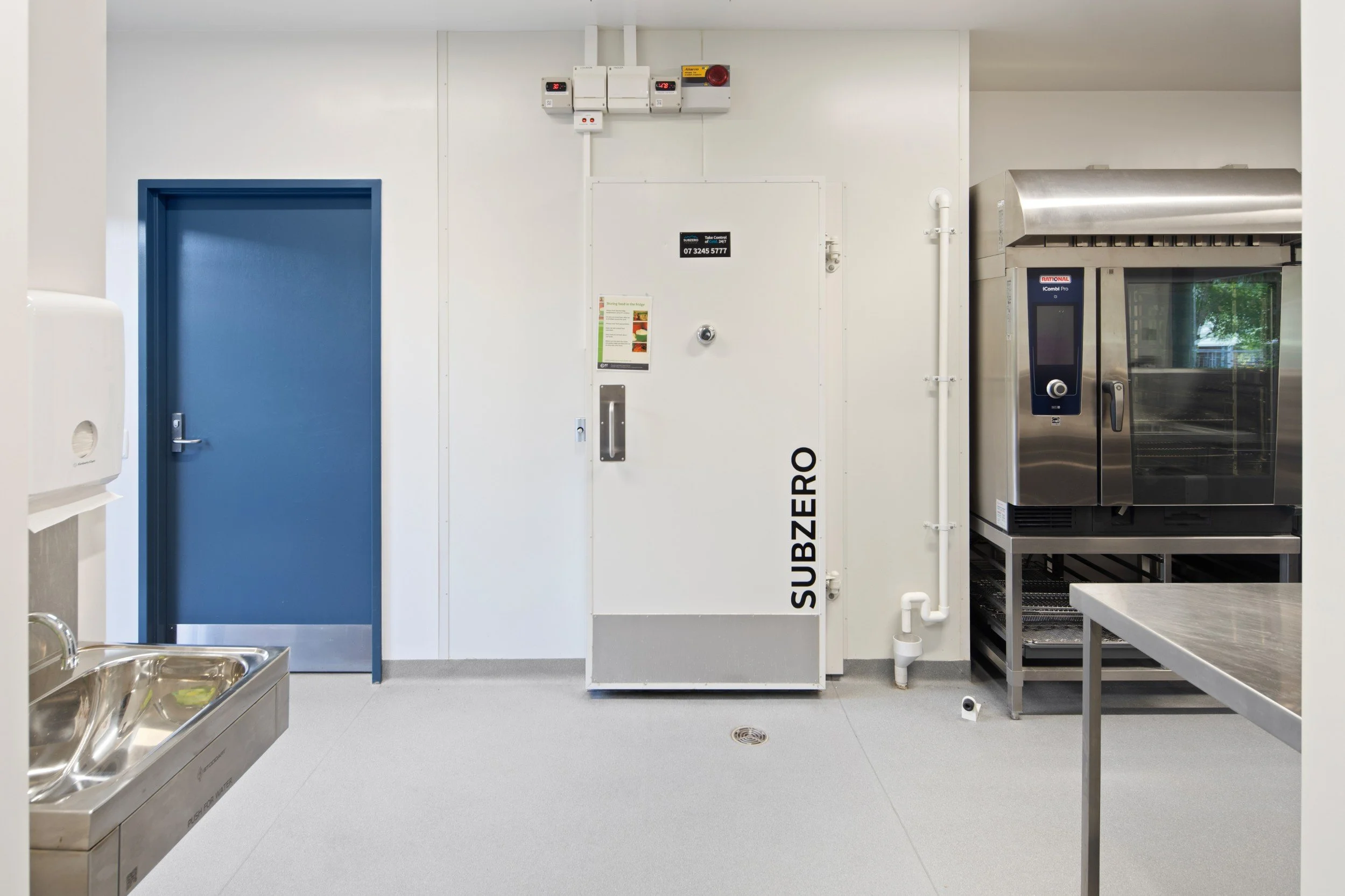 Giarola-Architects-Woombye-State-School-Cold-Room.jpg