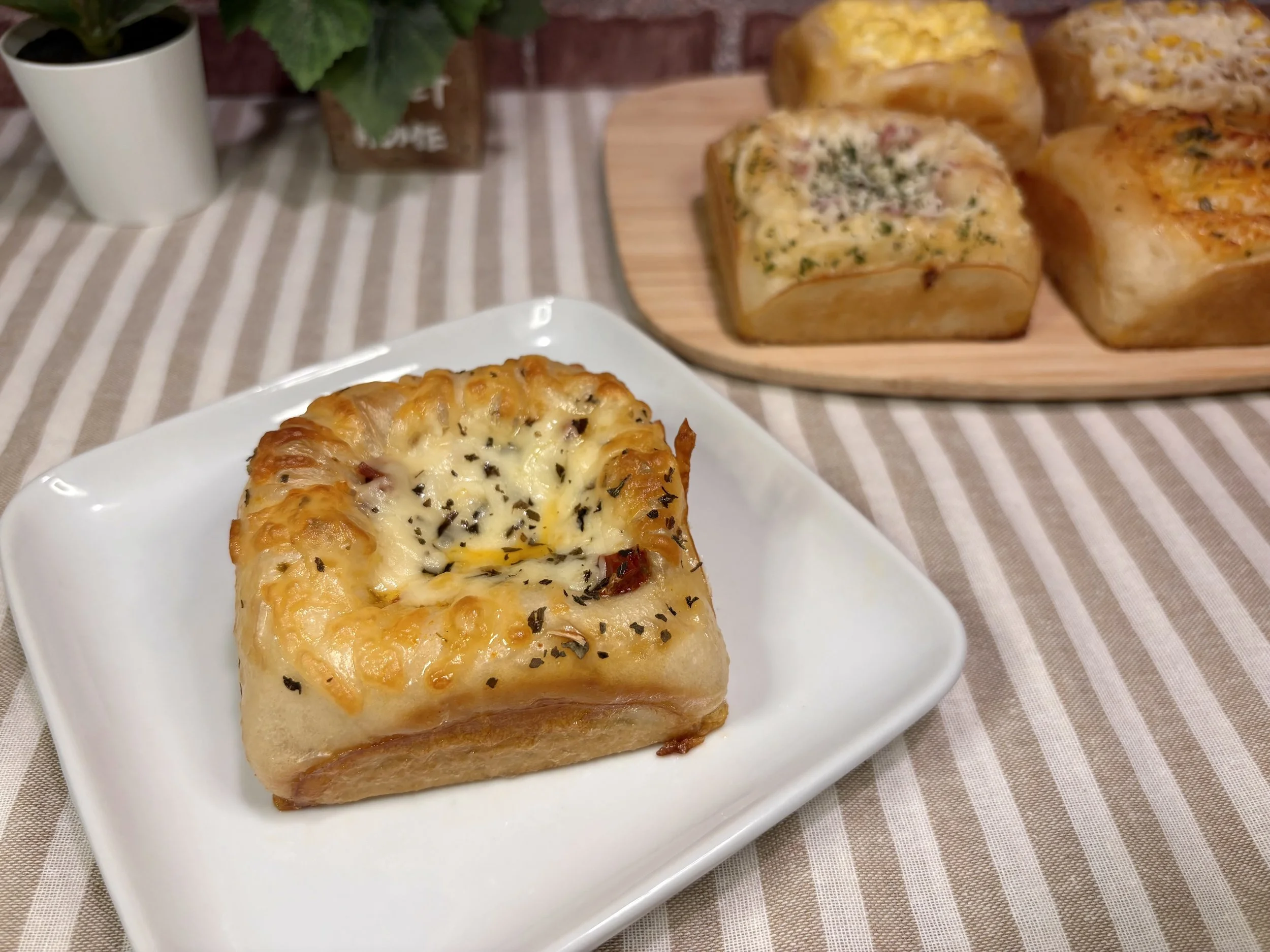 Sun-dried Tomato & Cheese Square