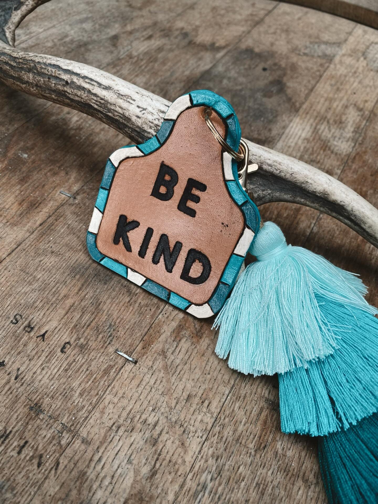Your fave is back 🦋 
The Do it for Dolly Keychain has been restocked and she&rsquo;s doing more than just looking cute&hellip;
5% of every sale supports the Dolly&rsquo;s Dream Foundation💙
Wear your heart, spread kindness, and help make a differenc