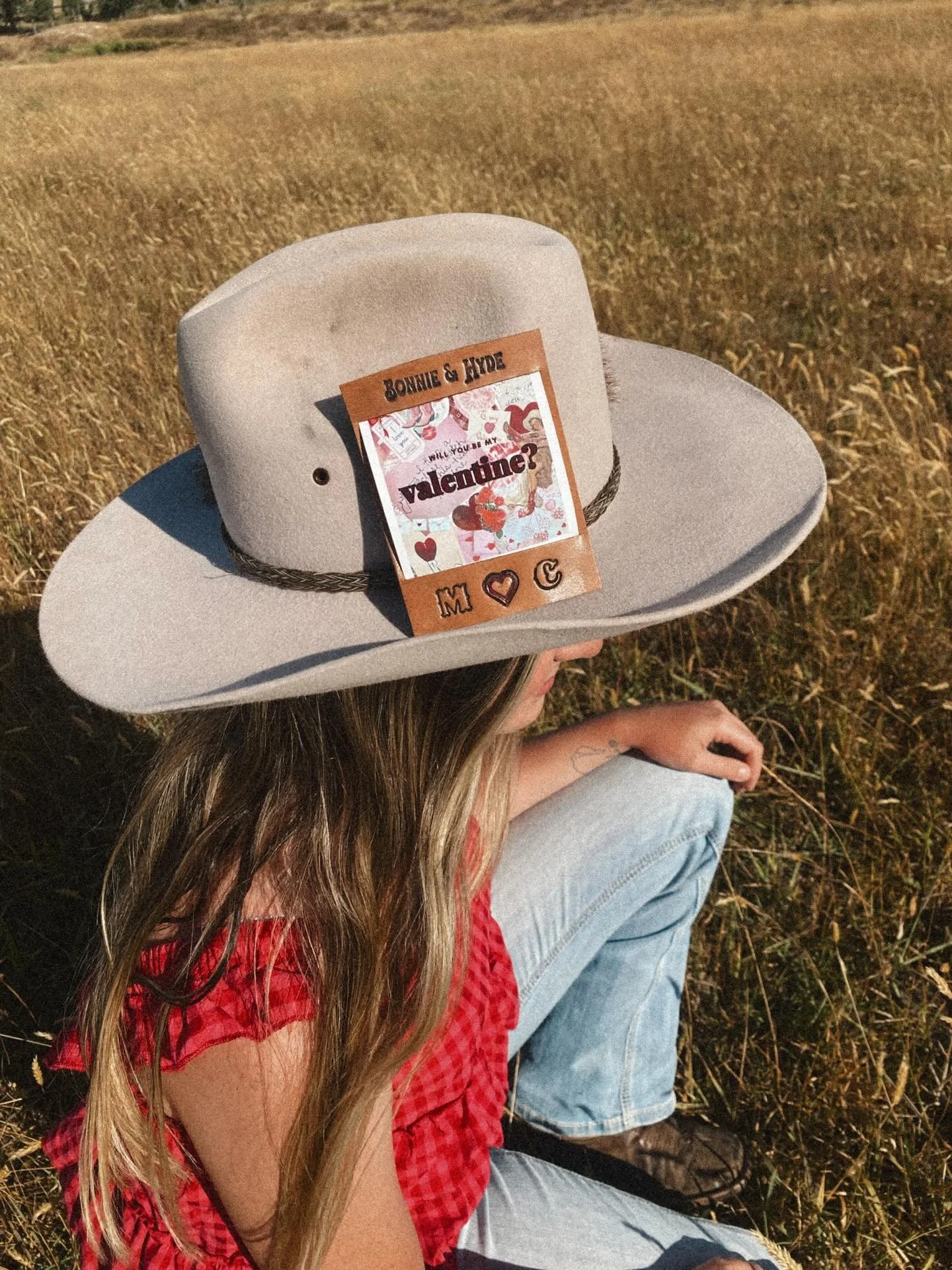 Polaroid Leather Holders 🖼️
💗Hang it on your rear-view mirror
🌸Velcro it to your roof
👛Clip it to your dash
💐Stick it on your fridge

✏️Finished with your own custom message stamped below

⏰ Wednesday 4th Feb 6pm AEST