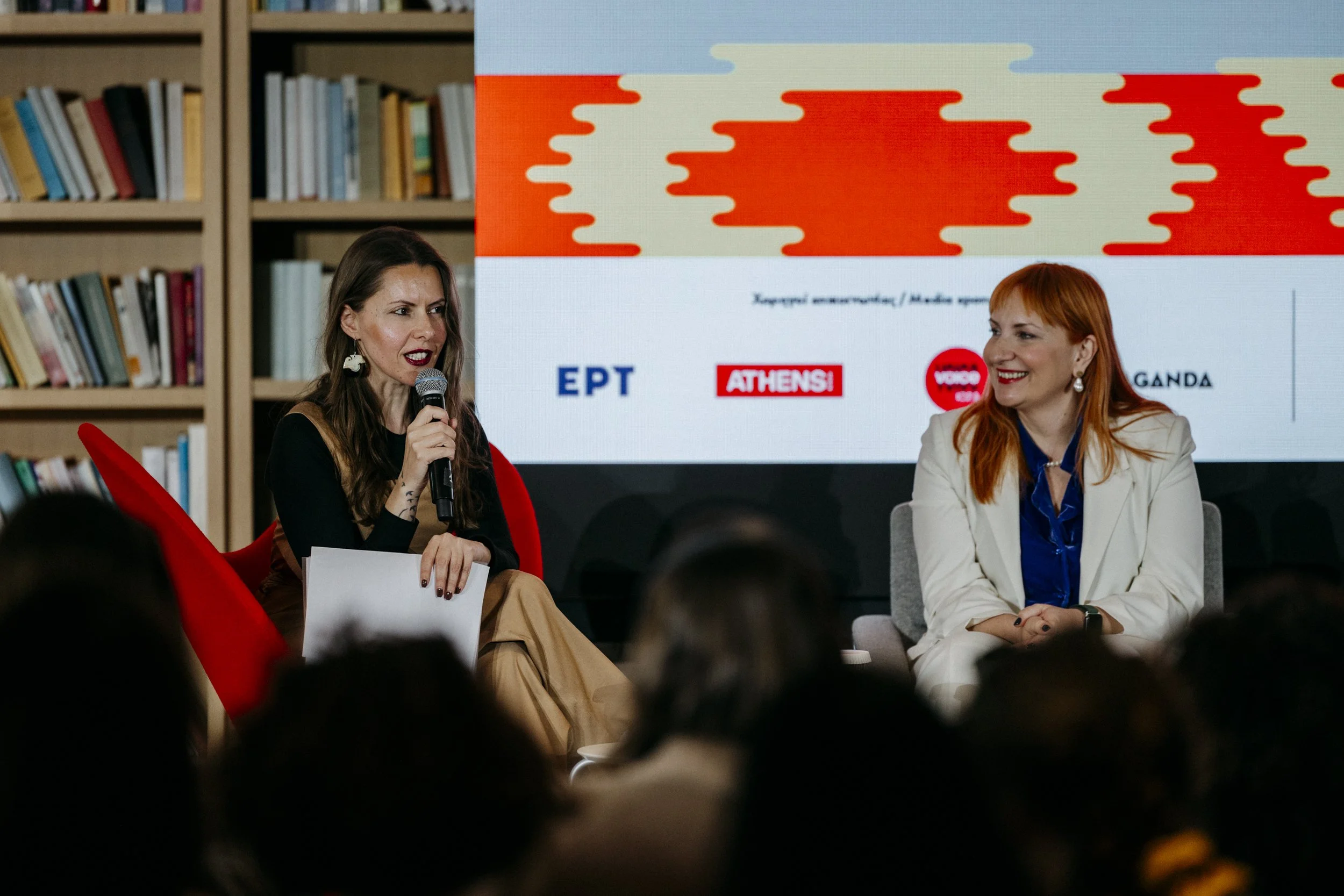 Οι «Κυρίες του Ρεμπέτικου» με τη ματιά της Μαρίας Λούκα
