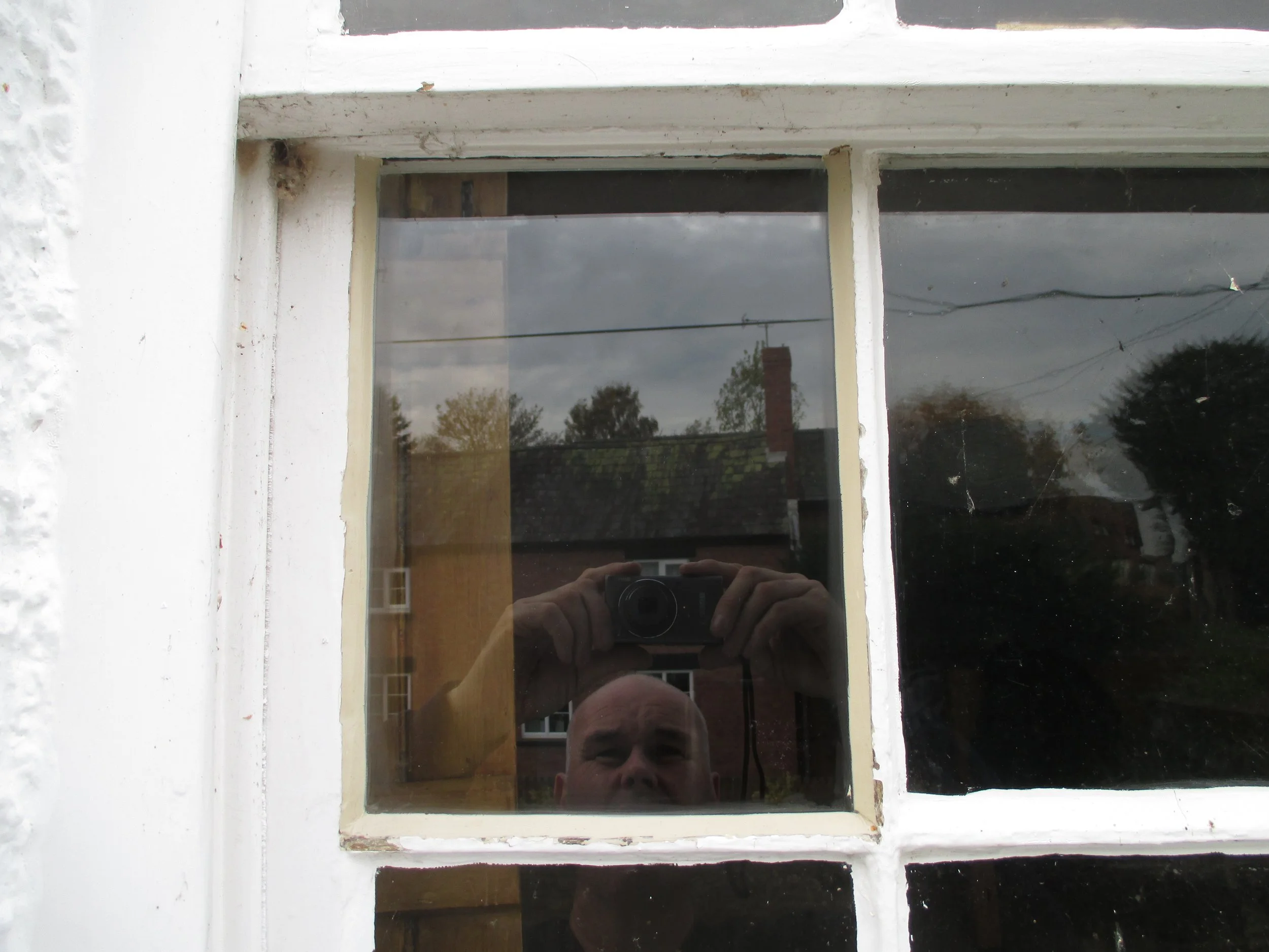 Traditional Putty Work on a Replacement Single Pane