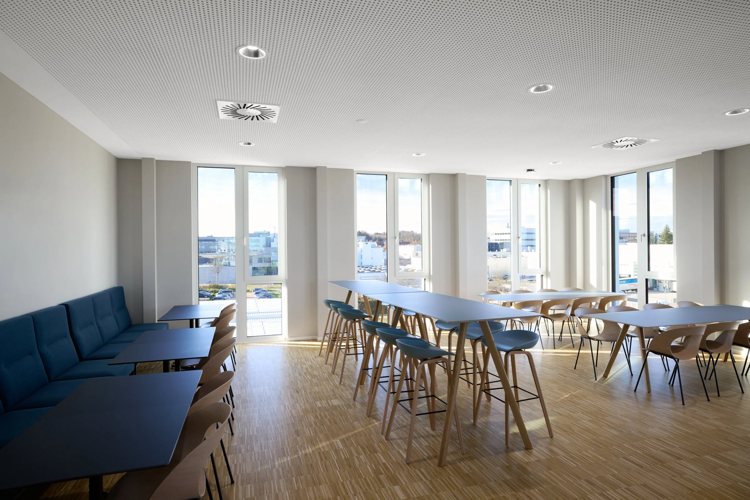 Cafeteria_JPEG 2400.jpg