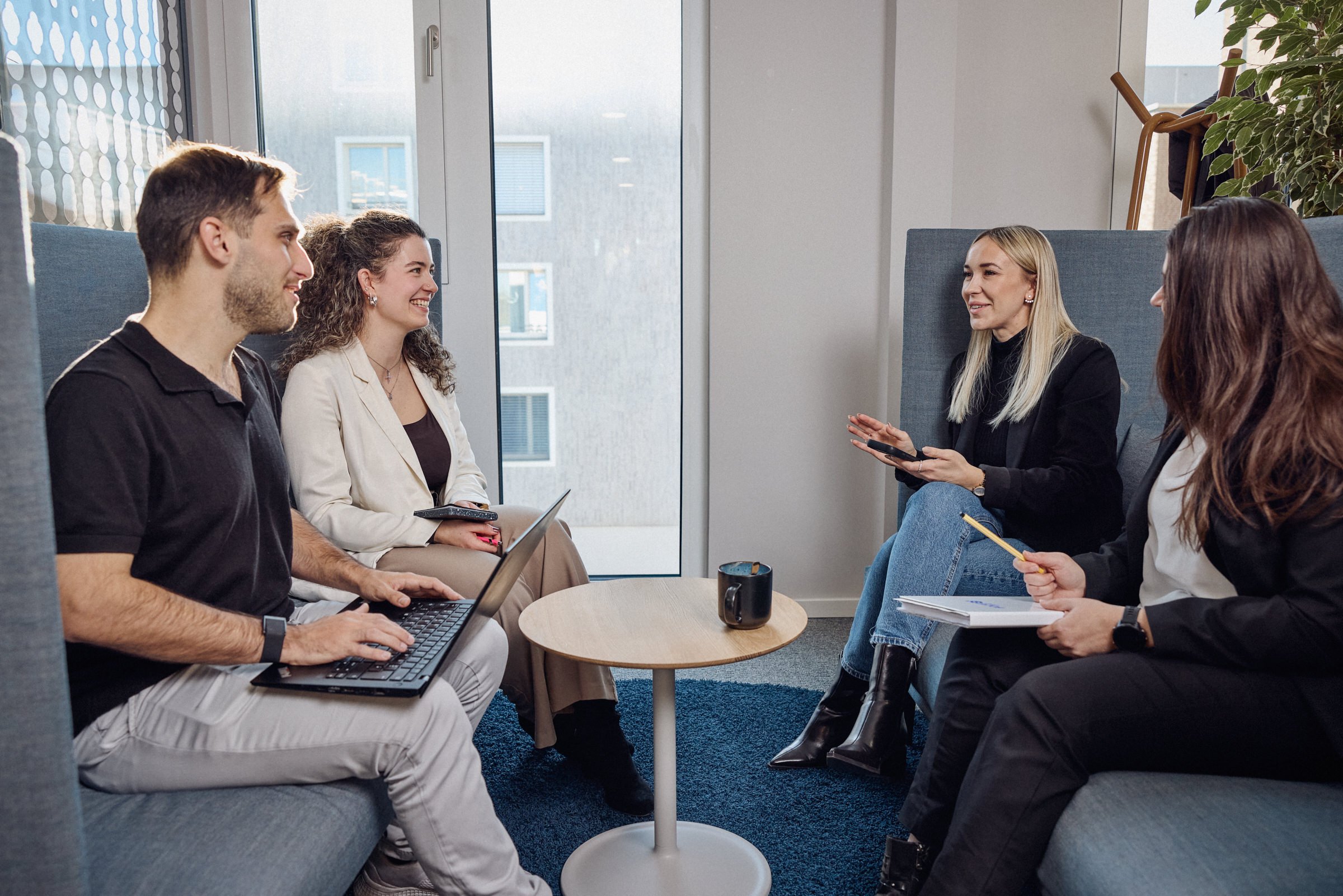 Meeting 4 Pax_JPEG 2400.jpg