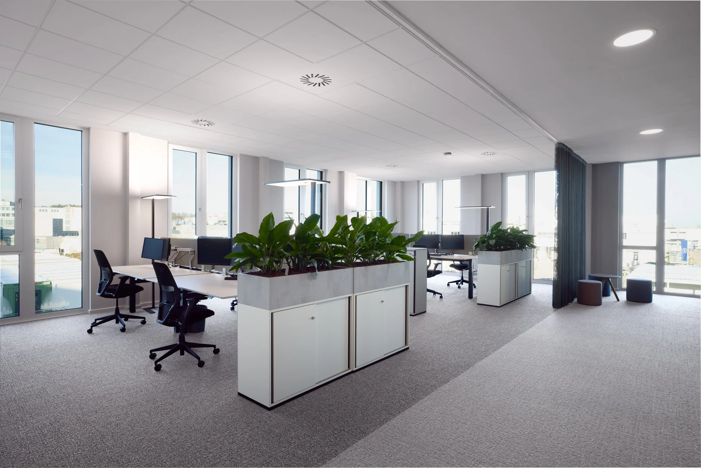 Office_JPEG 2400.jpg