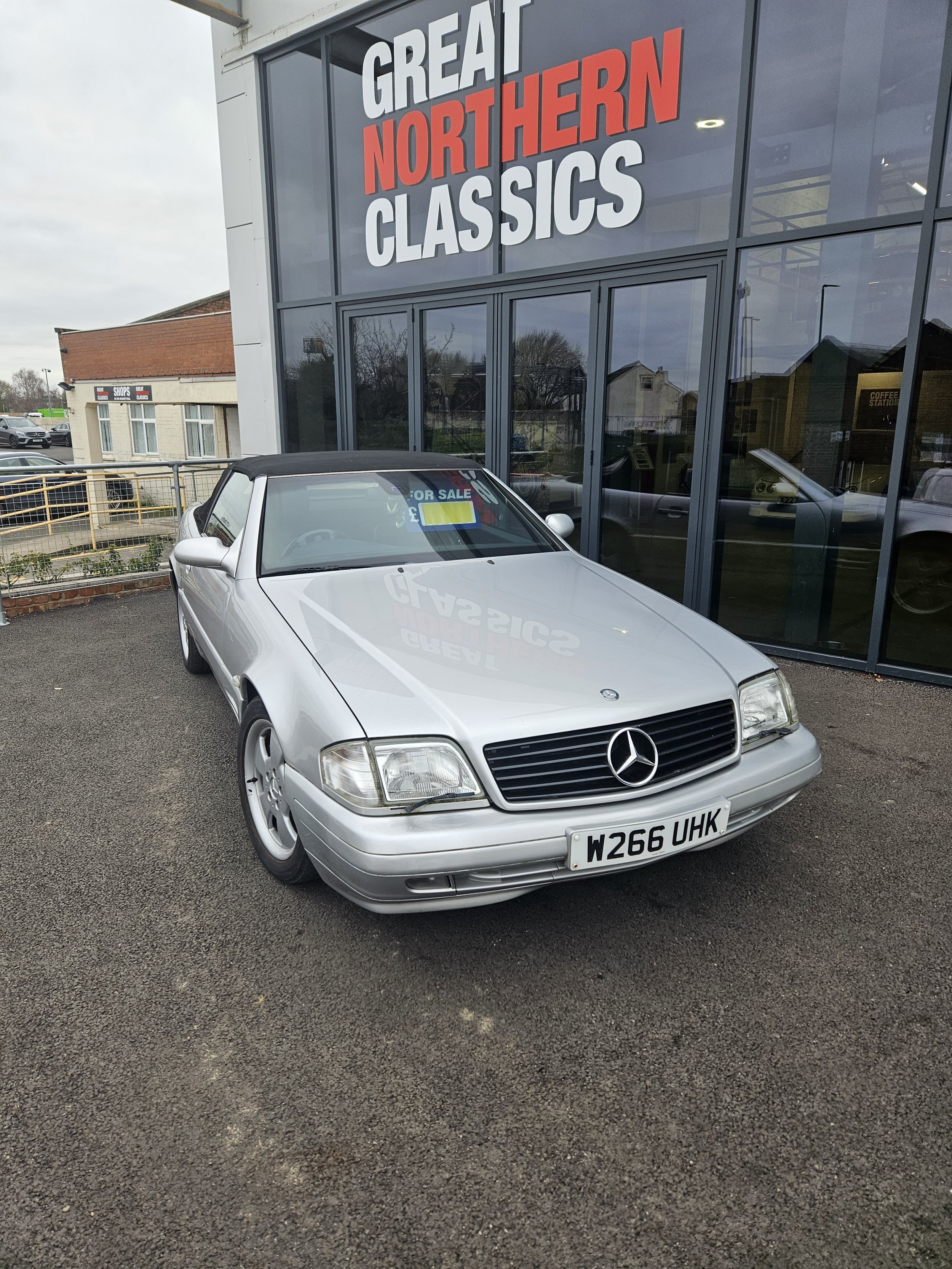 Mercedes SL 320