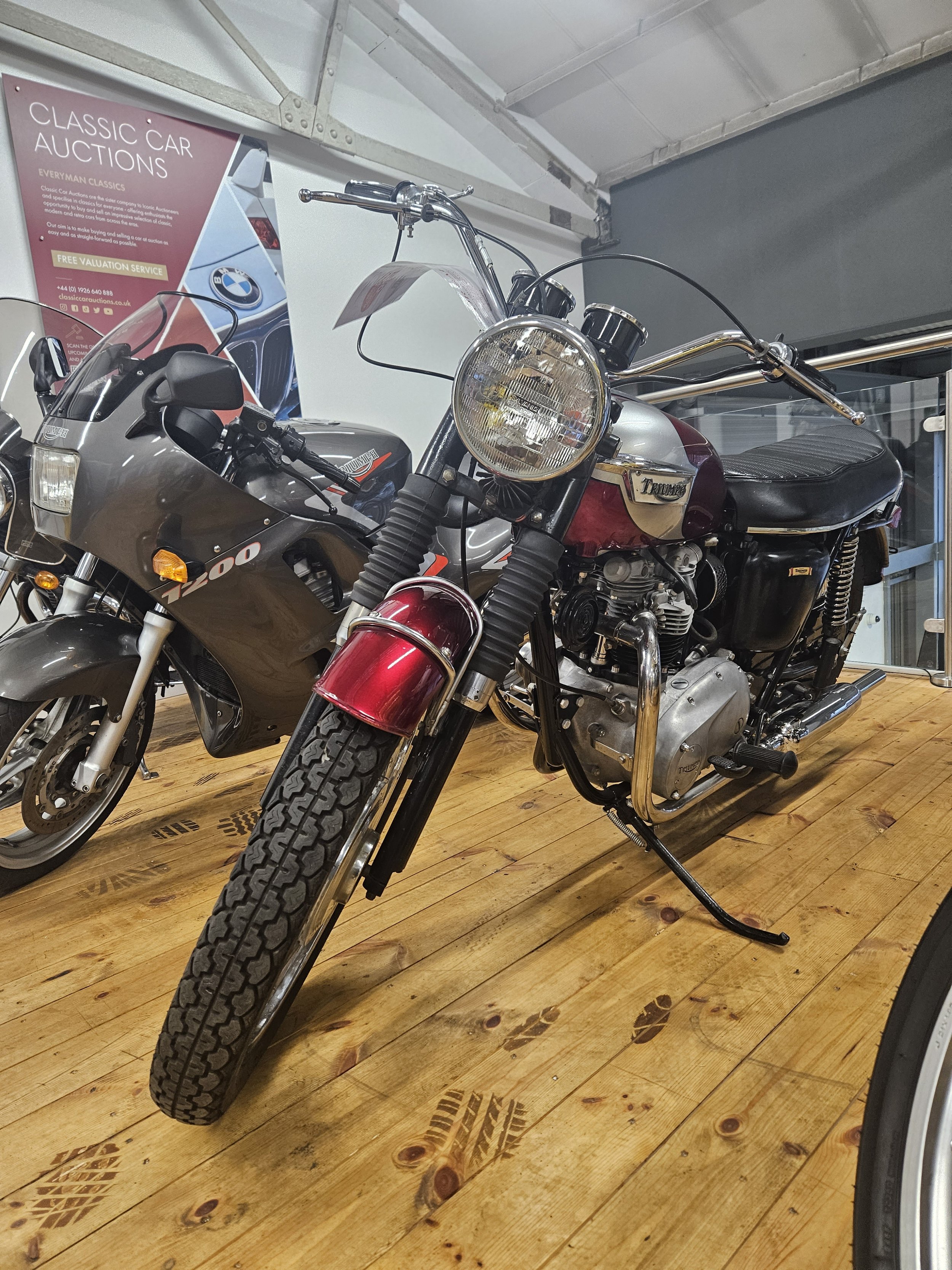 Triumph TR6R