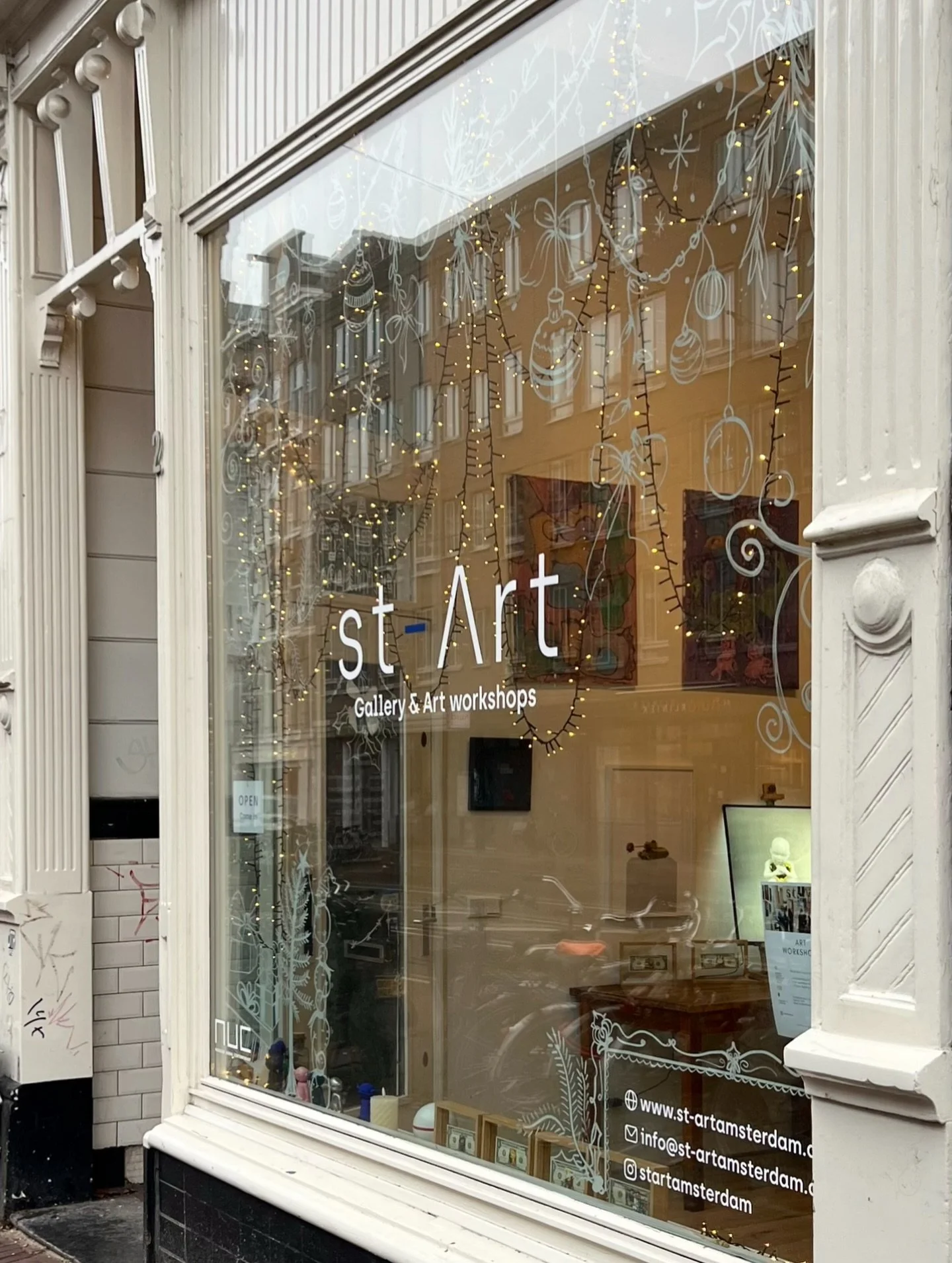 ✨ Forgotten Works: A Season of Giving ✨
On December 13, our studio transforms into the Second Chance Holiday Market 🎁 a one-day pop-up filled with small treasures, warm conversations, and a chance to support the @gazasoupkitchen 

Artworks, handmade