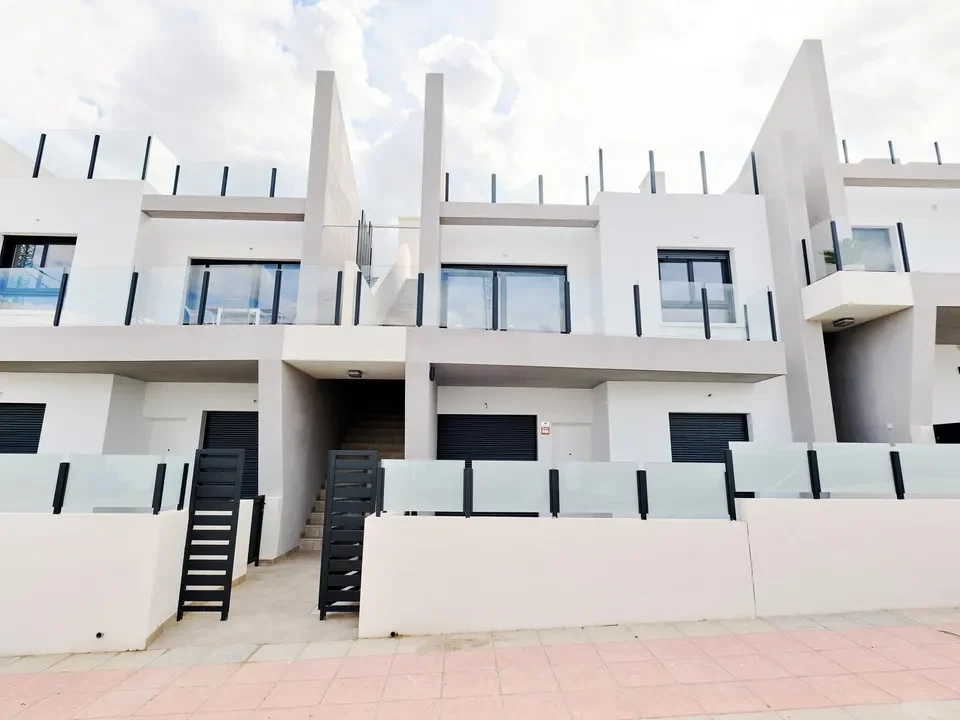 Luxurious top floor bungalow in San Miguel de Salinas