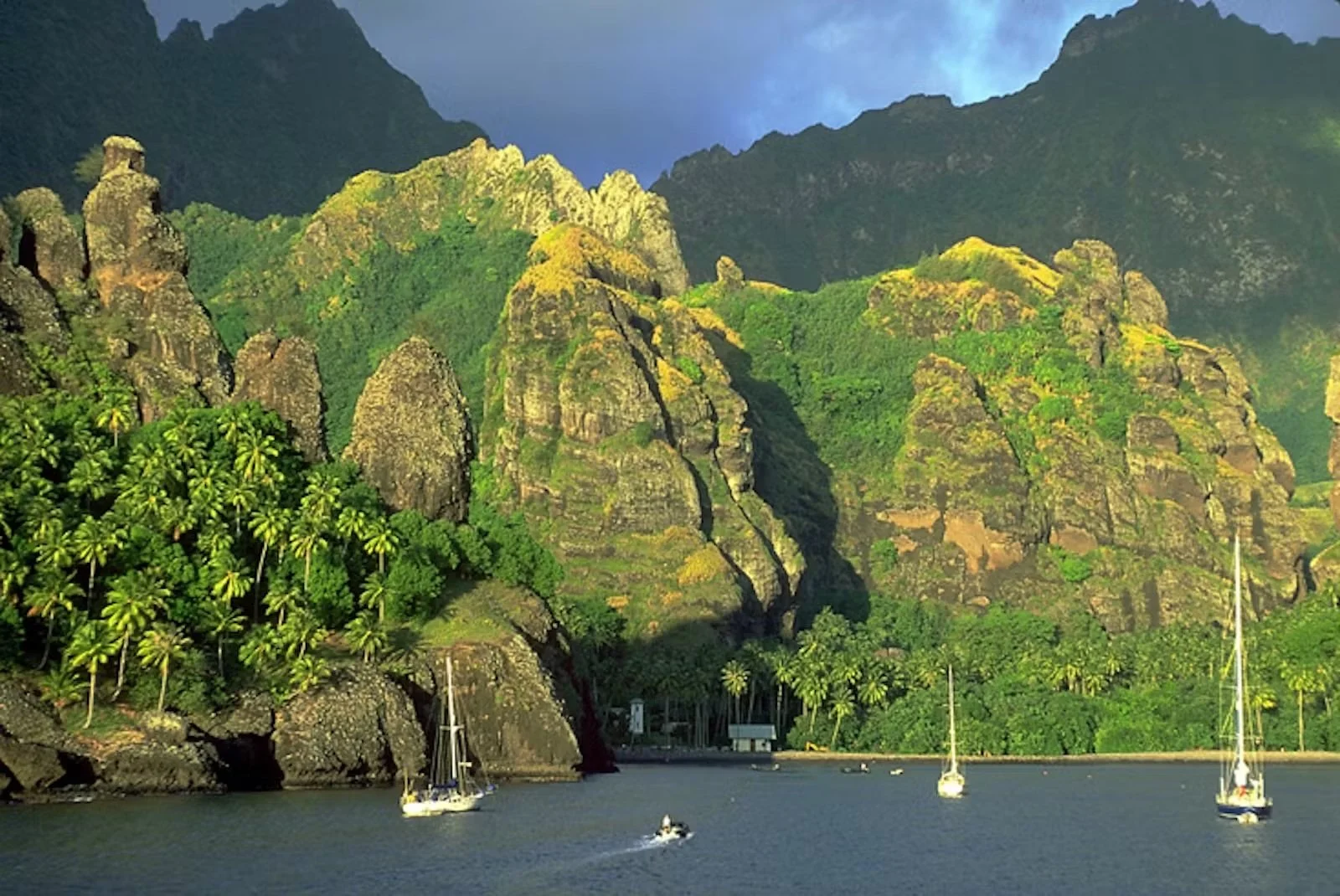 Quepos, Costa Rica - Hiva Oa, Marquesas