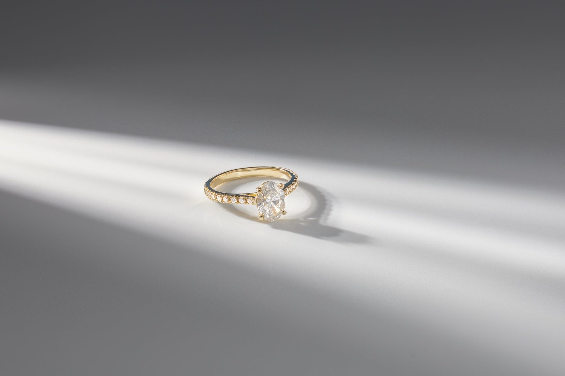 Edited Solitaire Side Stones Beam Graded.jpg
