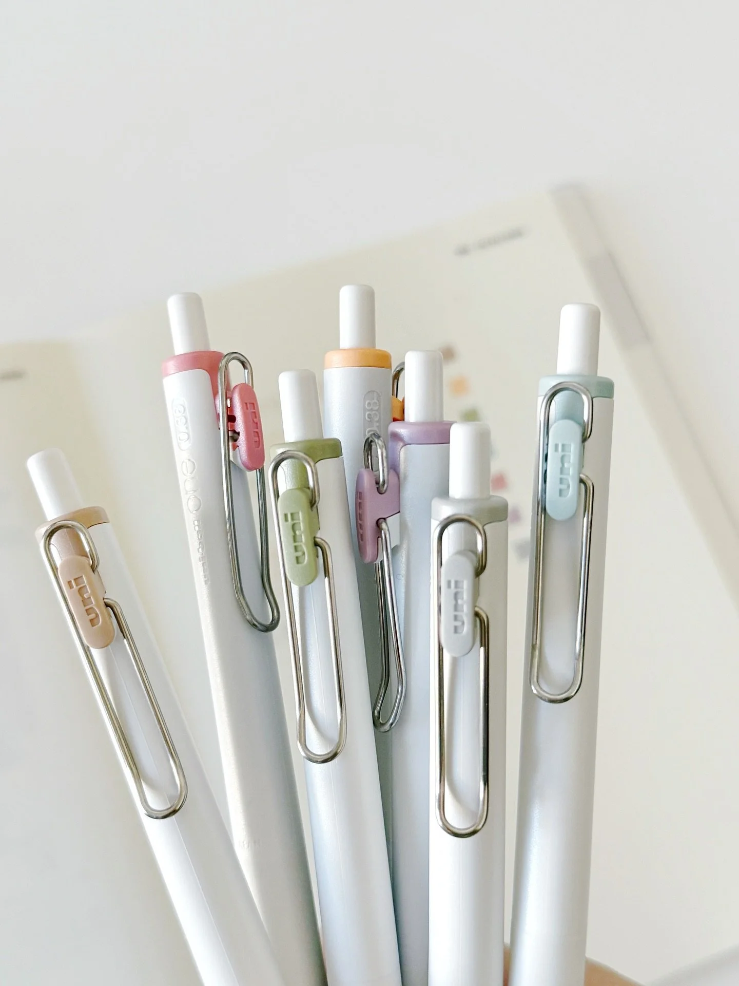 Pretty new pens in my stationery lineup. I love how soft these colors are 🤍

People often feel intimidated by a blank journal page, but even a simple pen swatch is a fun way to fill a page.

#stationerylover #journalingcommunity #journalingideas #pe