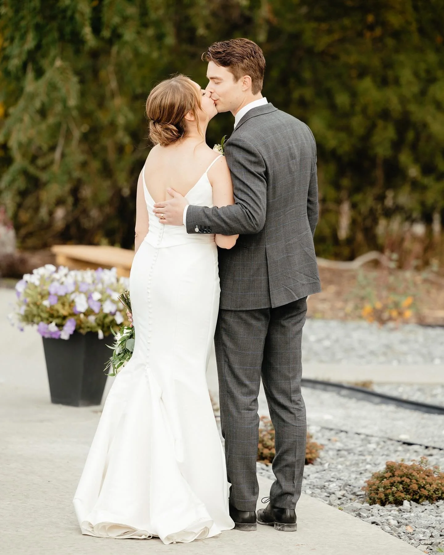 The Beztilny&rsquo;s 🤍 

👰🏼&zwj;♀️ @_nbeztilny 
🤵🏼&zwj;♂️ @ryanbeztilny 
📸 @amandamariephoto_ 
💄 @vicksthemua