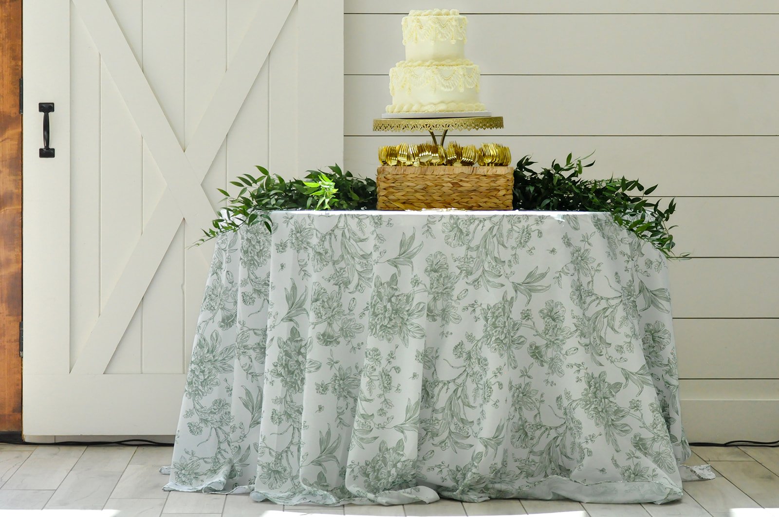 Cake Table DSC_0218_websize.jpg