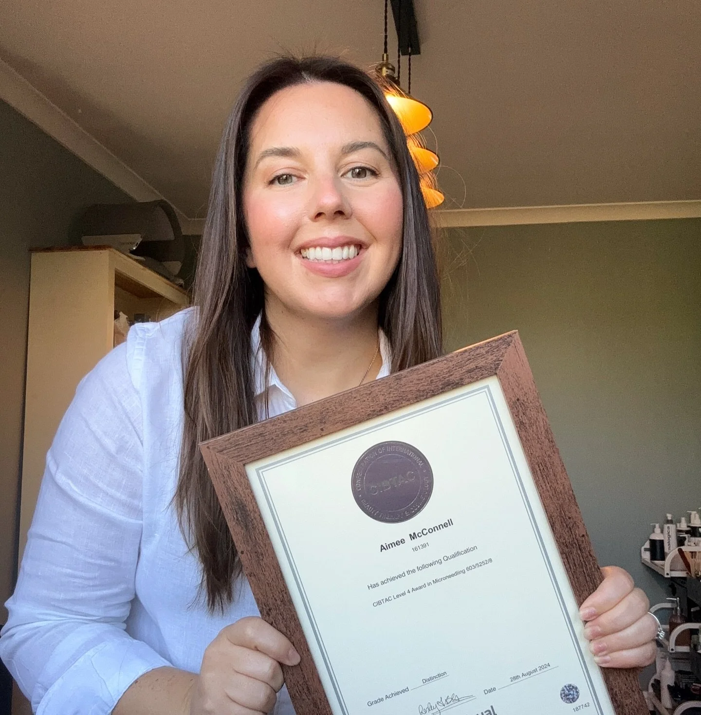 ✨ I can’t believe it’s been a whole year since I completed my CIBTAC Level 4 Microneedling qualification ✨
Since then I’ve had the pleasure of helping so many of you boost your skin confidence with this amazing treatment 💕
Choosi