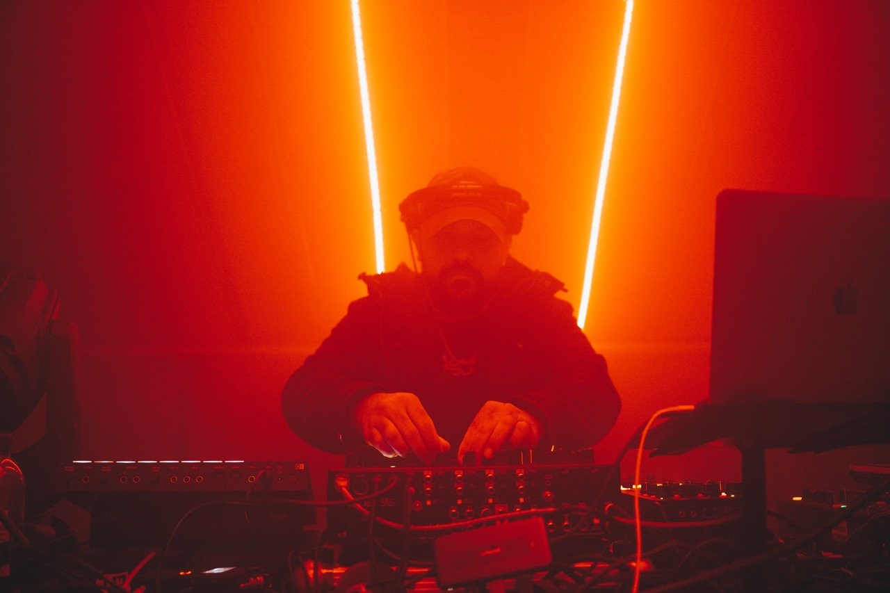 Groß (Phil Anthony-14).jpeg