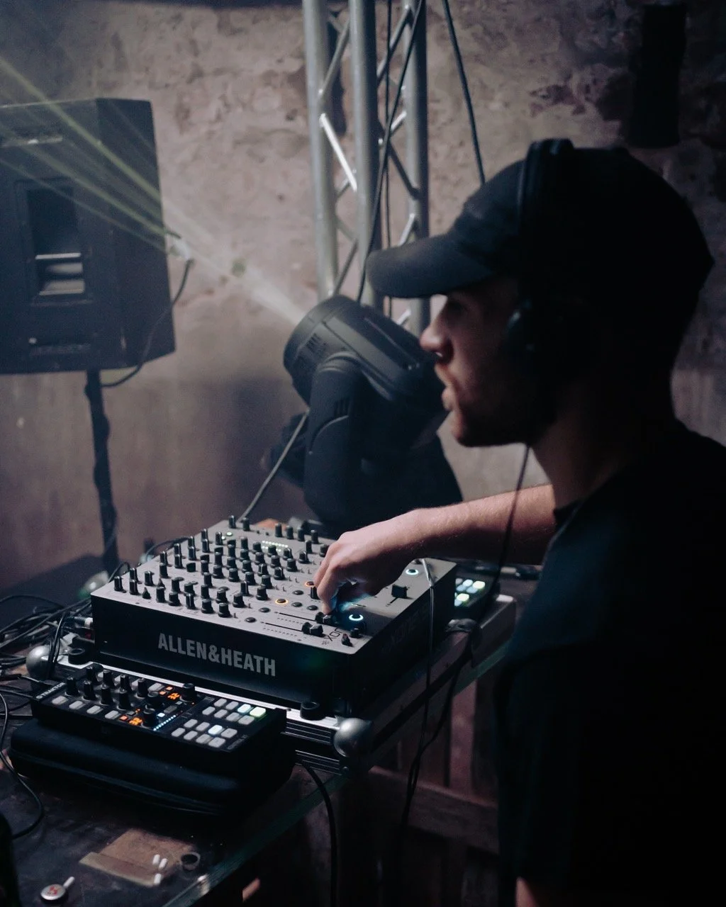 Groß (Jonas Hauptmann-4).jpeg