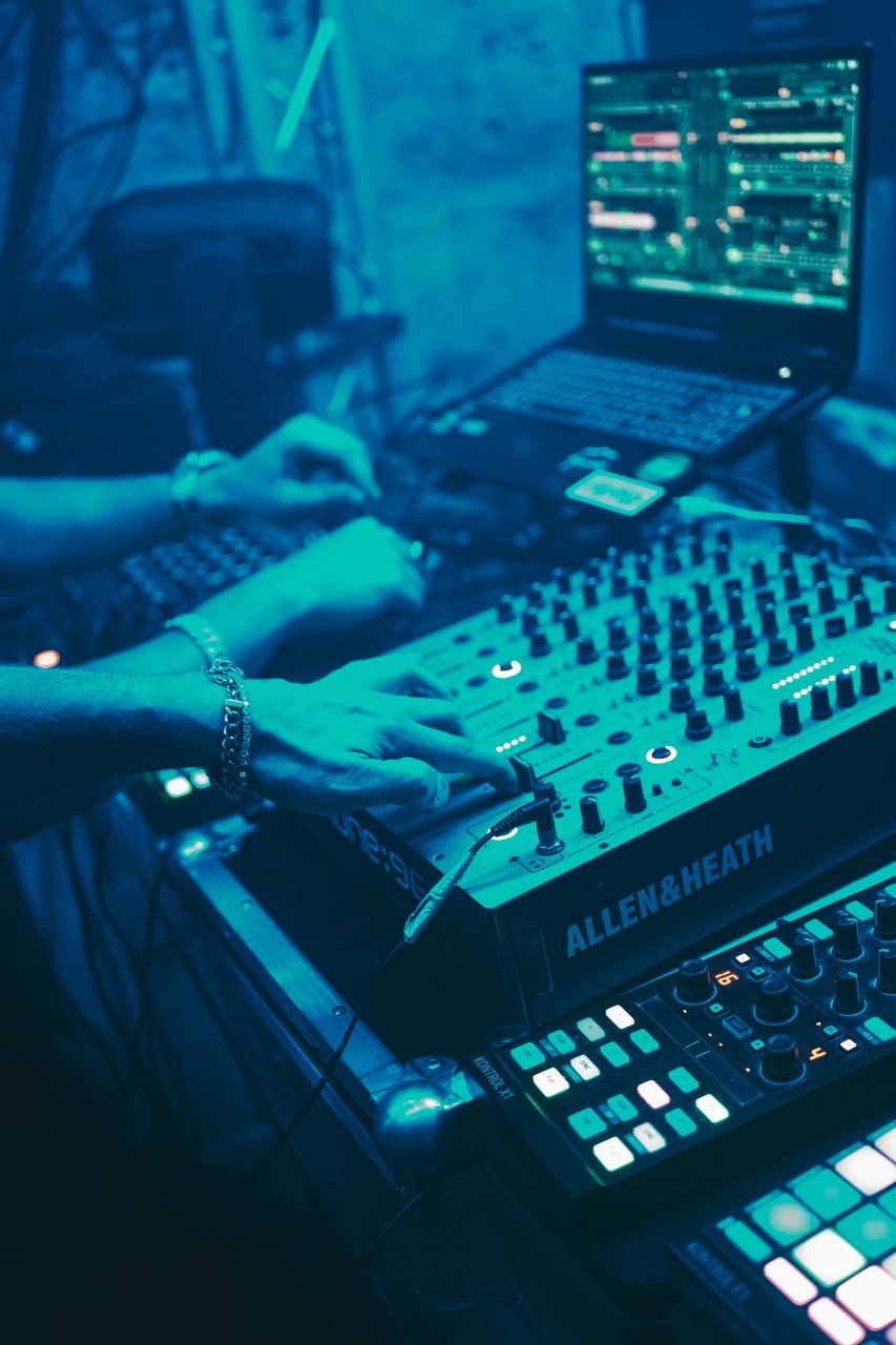 Groß (Jonas Felden B2B Jonas Wilhelm-20).jpeg