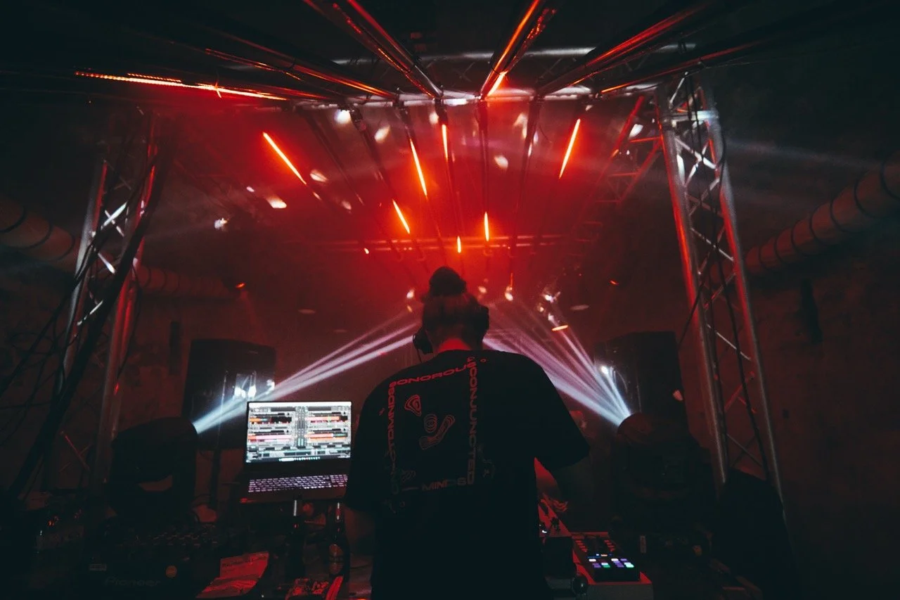 Groß (DandreeJ-9).jpeg