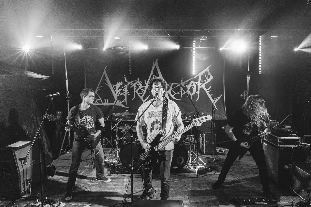 Groß (Detractor-15).jpeg