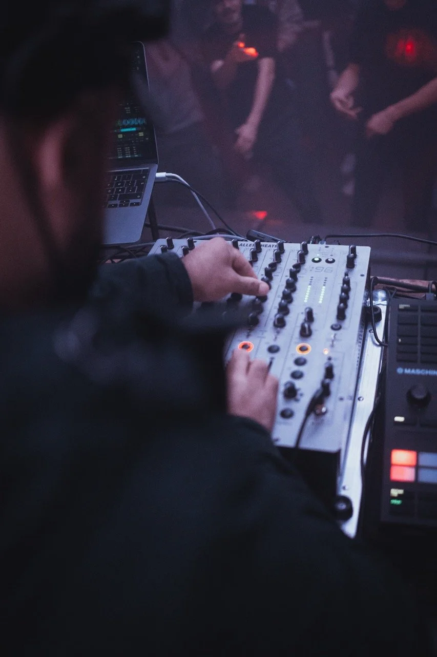 Groß (Phil Anthony-16).jpeg