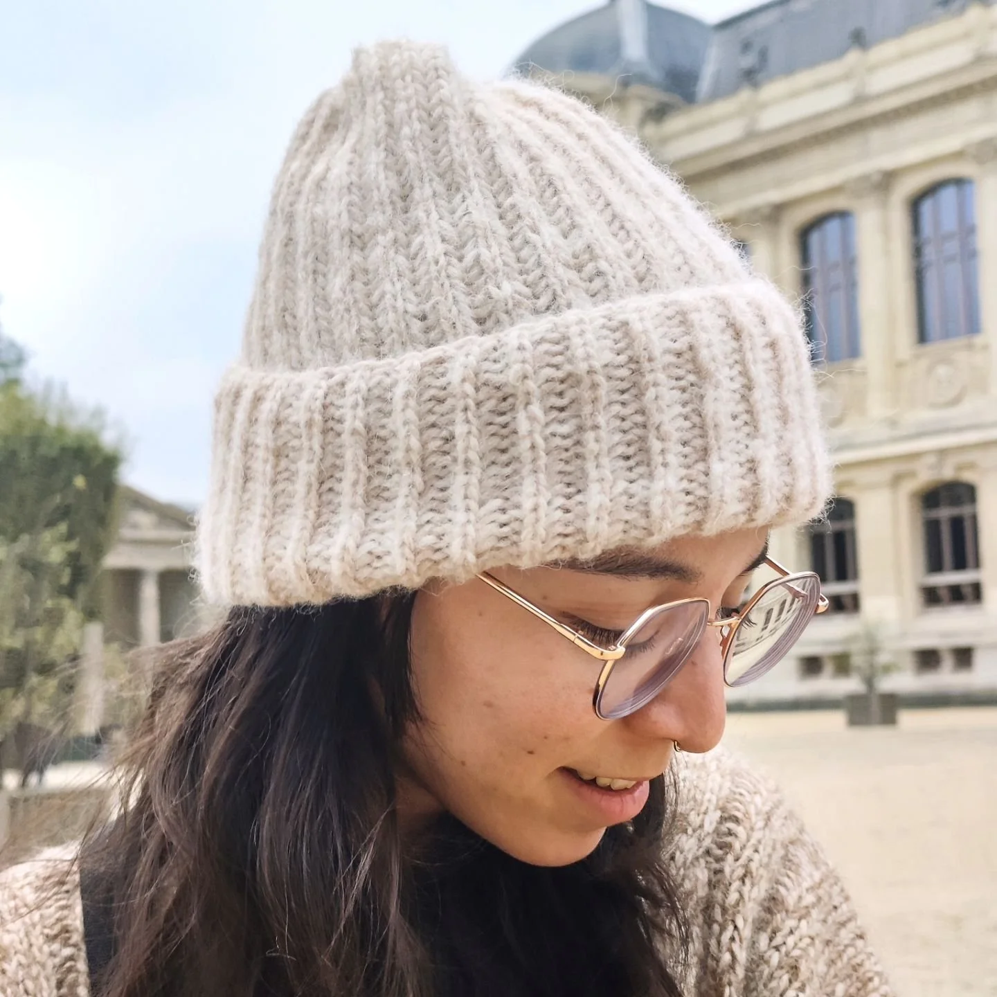 ✨ Quiet Delight beanie ✨

Tout l&eacute;ger et tout doux, ce sera mon bonnet de l'hiver ❄️

R&eacute;alis&eacute; tout en brioche avec des aiguilles 4,5mm, il m'a permis d'apprendre ce point que j'ai beaucoup aim&eacute; tricoter !

J'ai utiliser le 