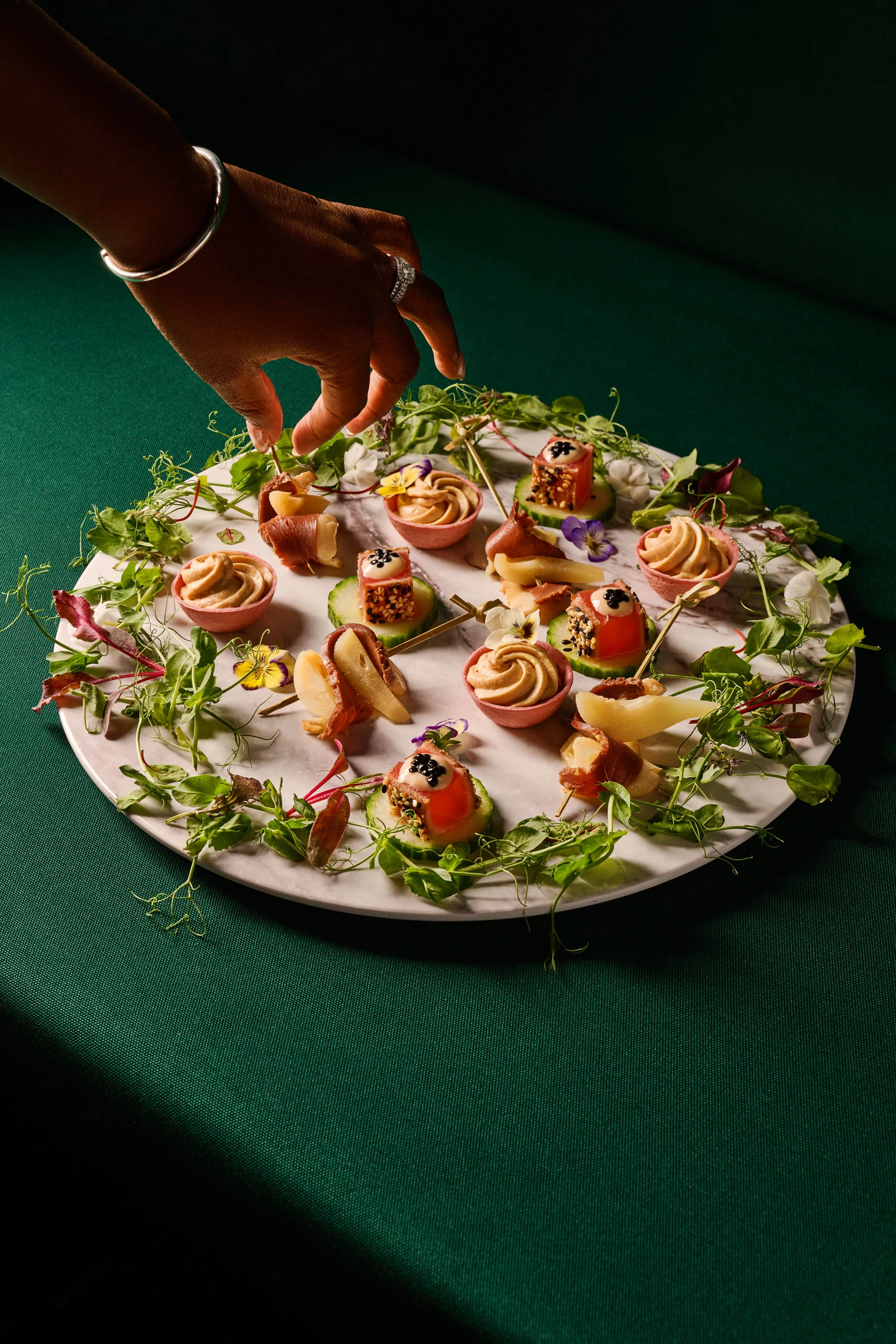 240911_FairmontRE_Noel-PlateauCanape-0433 1.jpg