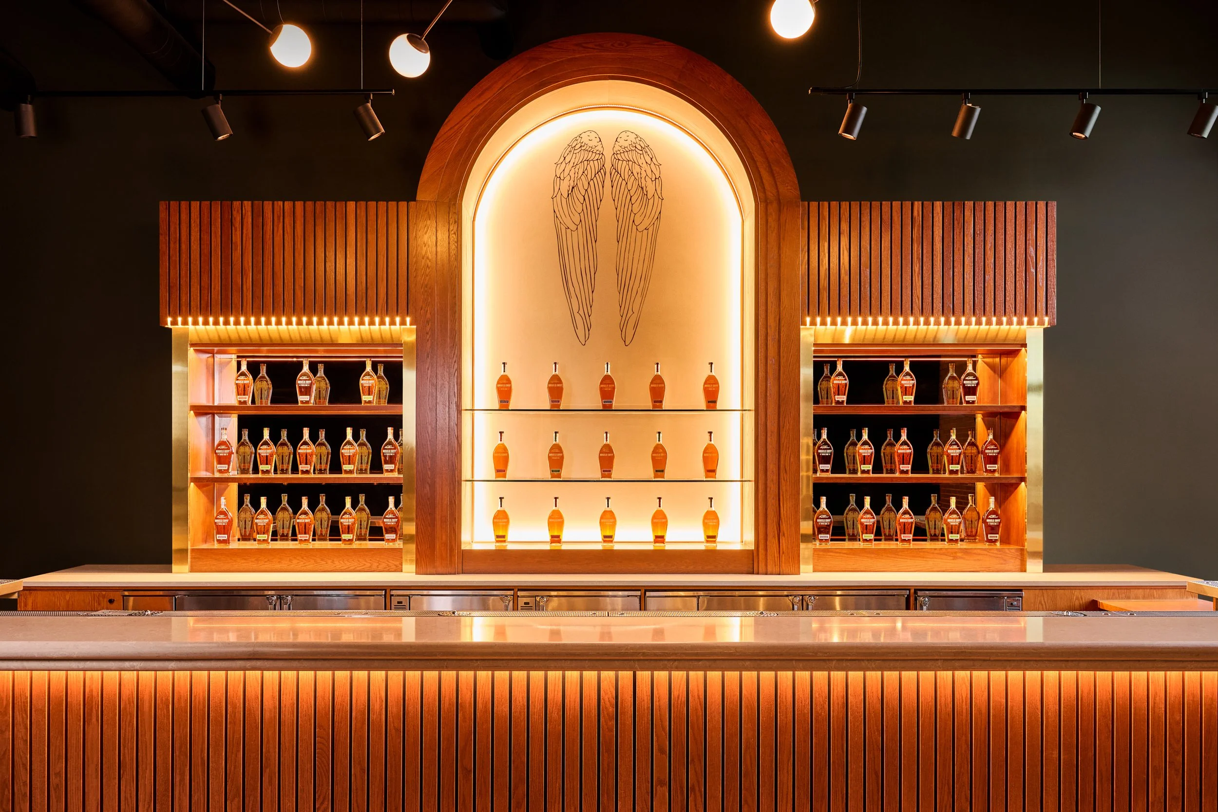 260310_ANGELS_ENVY-08-ToastingBar-0950-MAIN_Final_highres-WEB.jpg