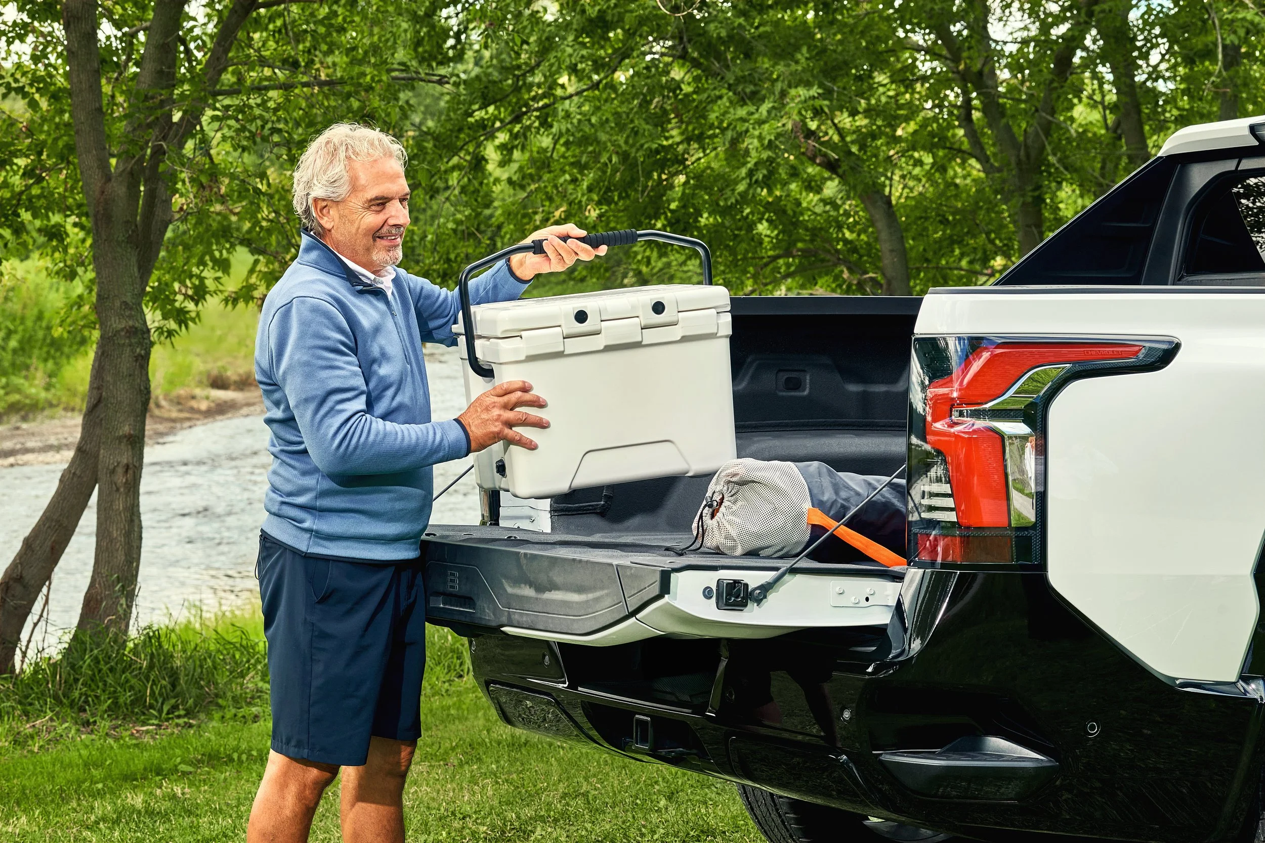250908_Acolyte_Paille-06-ChevroletSilverado-LIFESTYLE-0600-lr.jpg