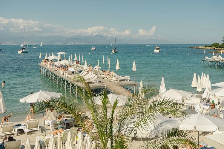 beach-clubs-antibes-plage-keller.jpg