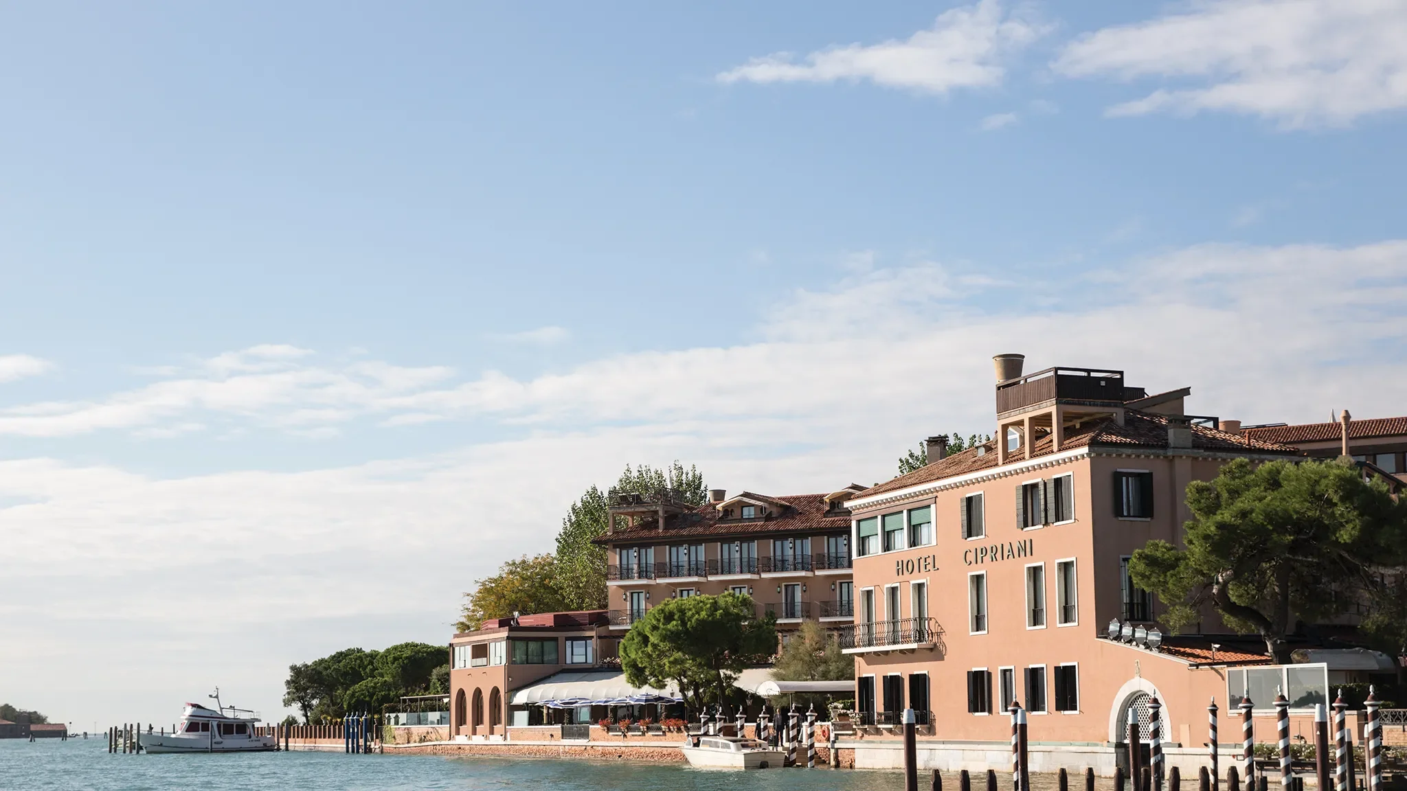 Exterior-BelmondHotelCipriani-VeniceItaly-CRHotel.webp