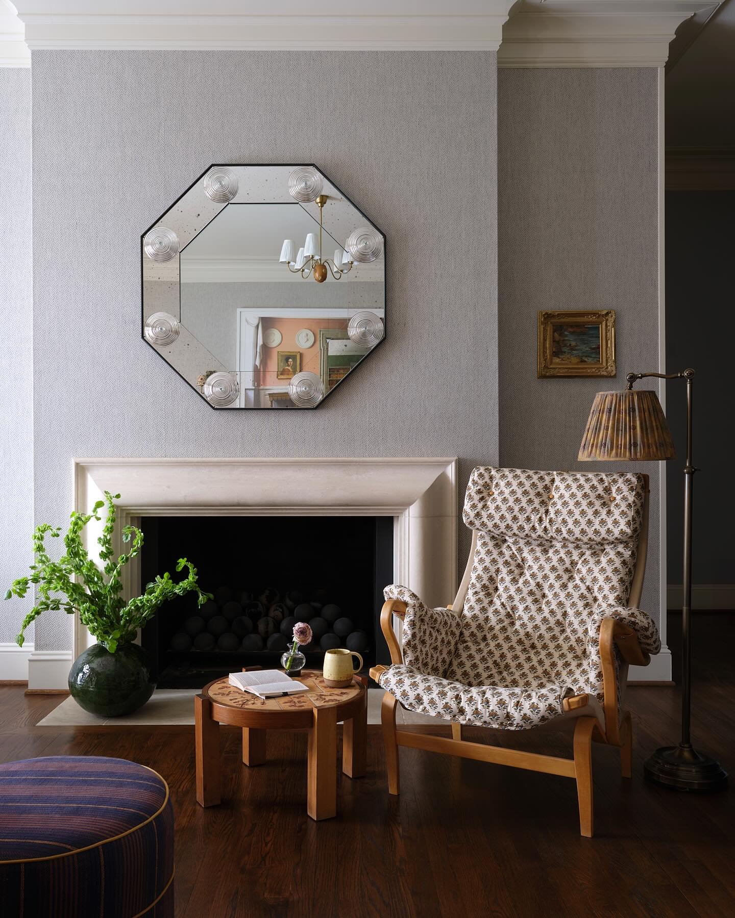This vintage capron pressed flower tile table and recovered Pernilla chair are a match made in heaven 🌿

Interiors @dafandco 
Photography @lindsay_brown 
Styling @annkwak