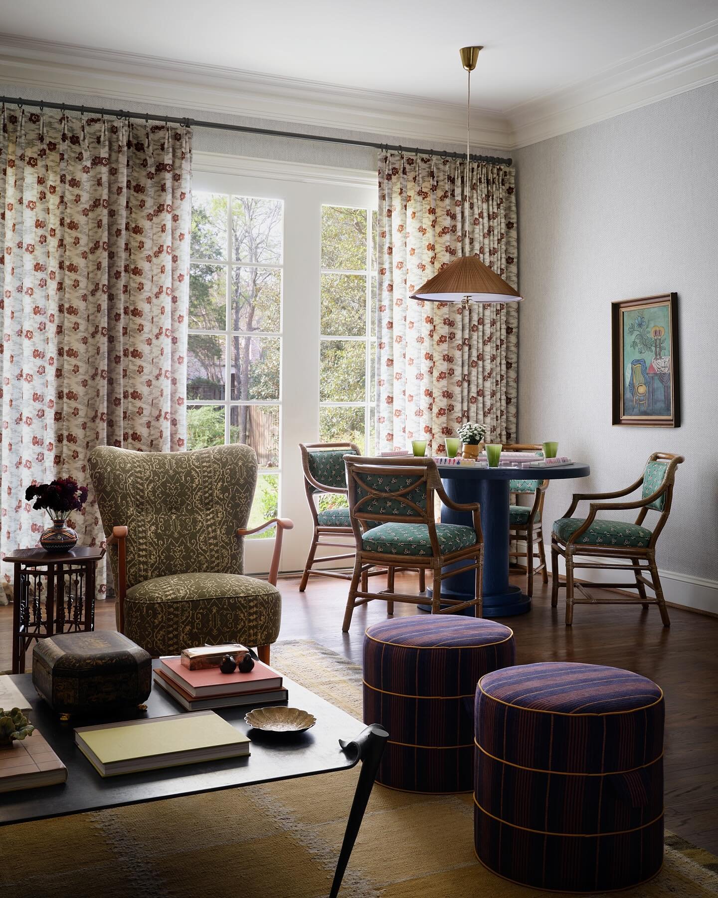 A Texas sized living room allows of a mahjong zone and a gossip zone. Take your pick!

Interiors @dafandco 
Photography @lindsay_brown 
Styling @annkwak