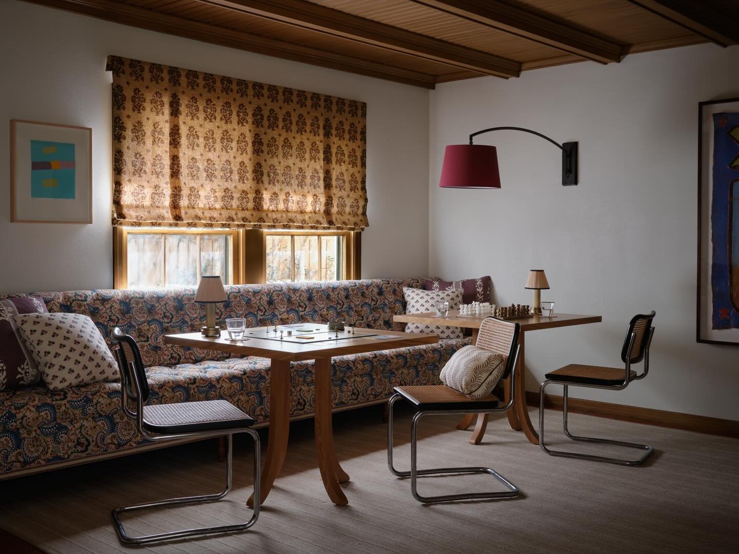 New 2026 mahjong card in my mailbox has me wanting to play on two tables at once!

Interiors @dafandco 
📸 @lindsay_brown 
✨ @annkwak