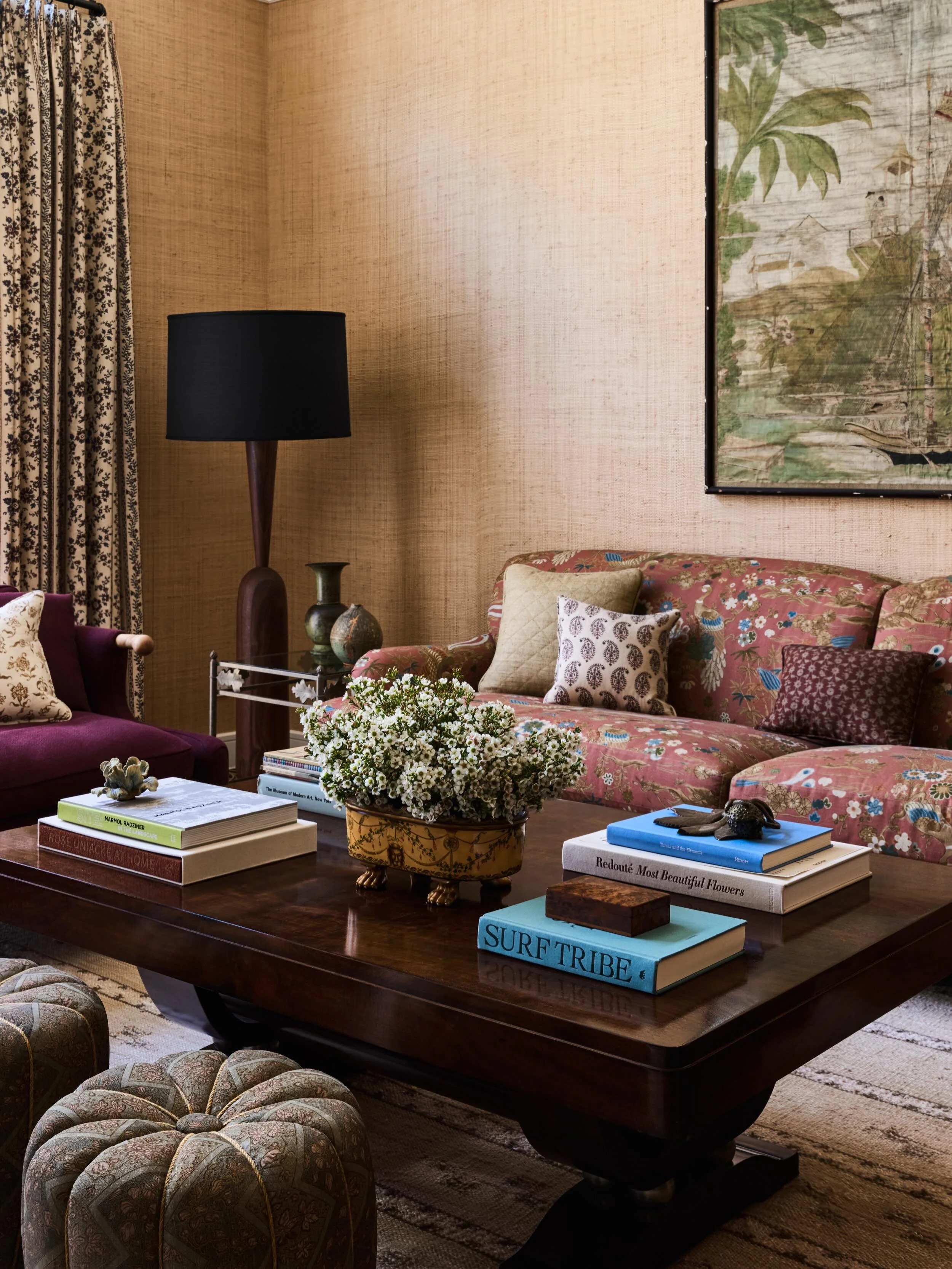 A cozy family room with a giant coffee table for all the puzzles!

Interiors @dafandco 
📸 @yanglincphoto 
✨ @annkwak