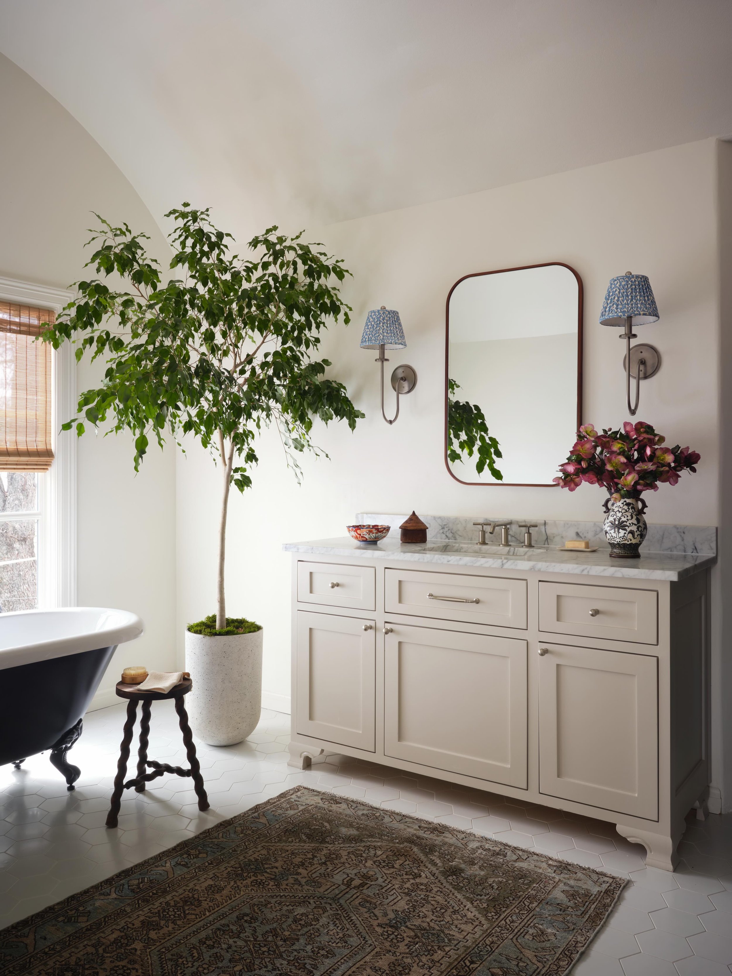 A zen primary bath suite

Interiors @dafandco 
📸 @lindsay_brown 
✨ @adamfortner