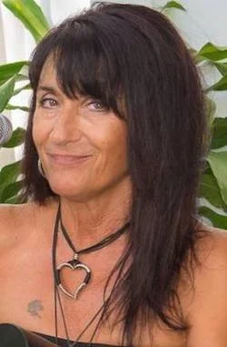 Laura Black.jpg