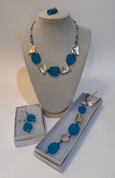 LAdams-SilverBlueNecklace-web.jpg
