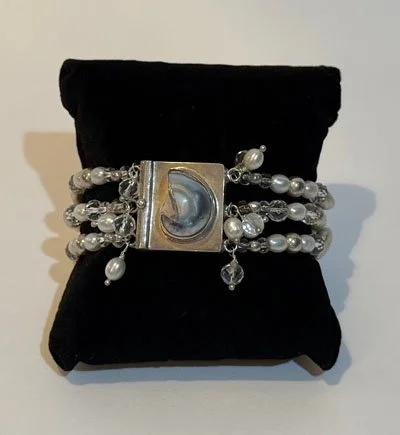 LAdams-sqBracelet-web.jpg